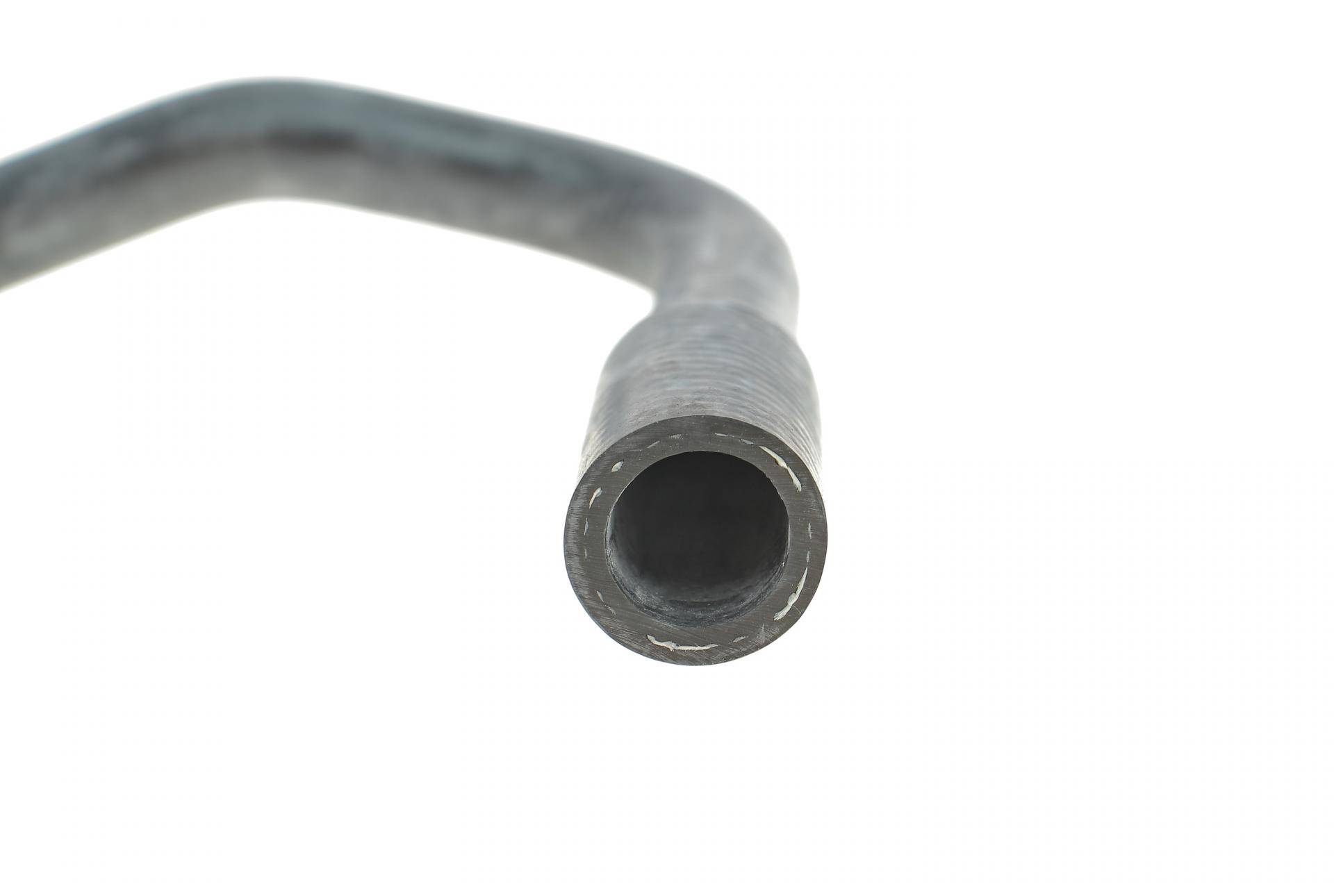 Патрубок радіатора VW Passat 1.3/1.6/1.8i 80-88