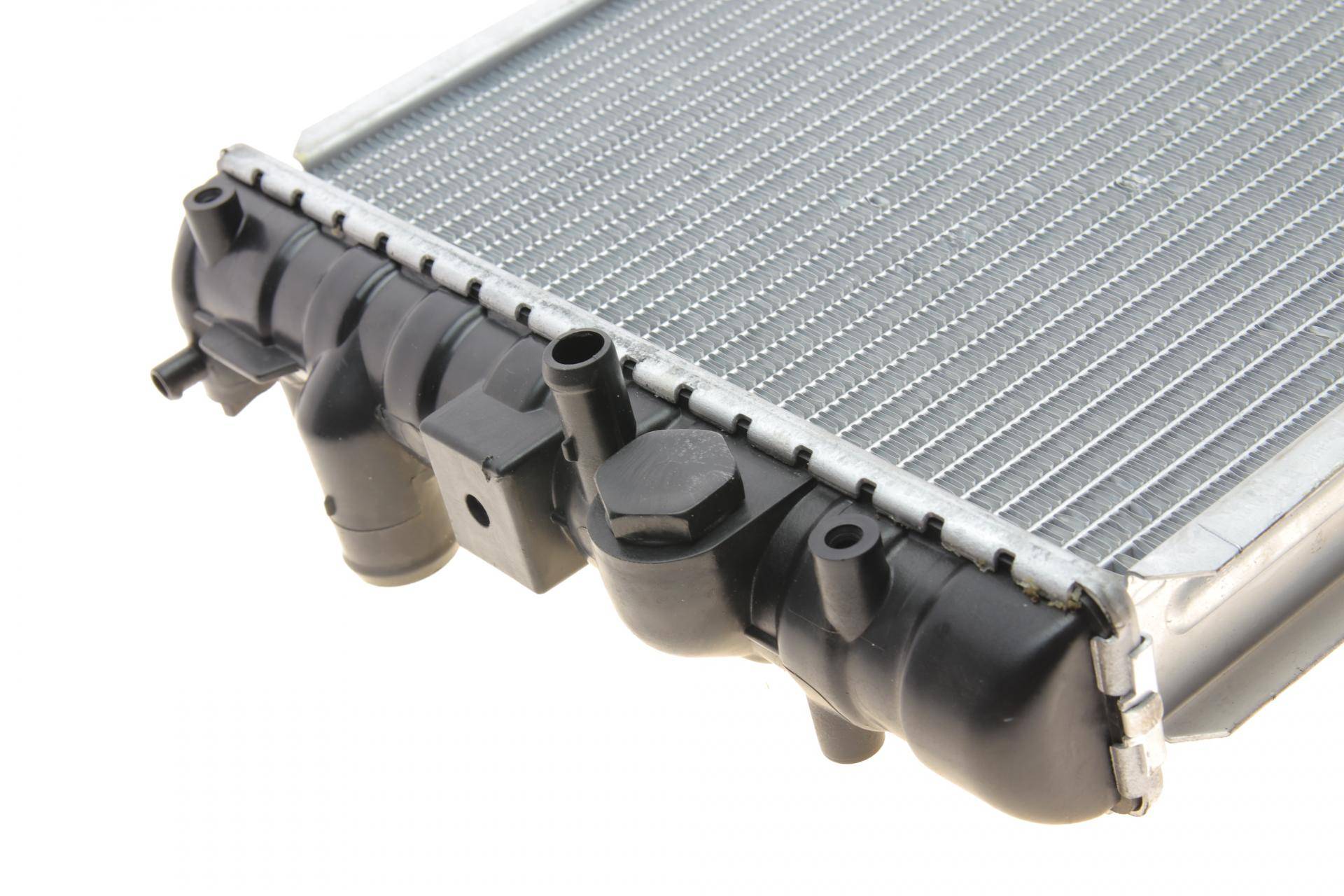 Радіатор охолодження VW Parati III 1.8 02-