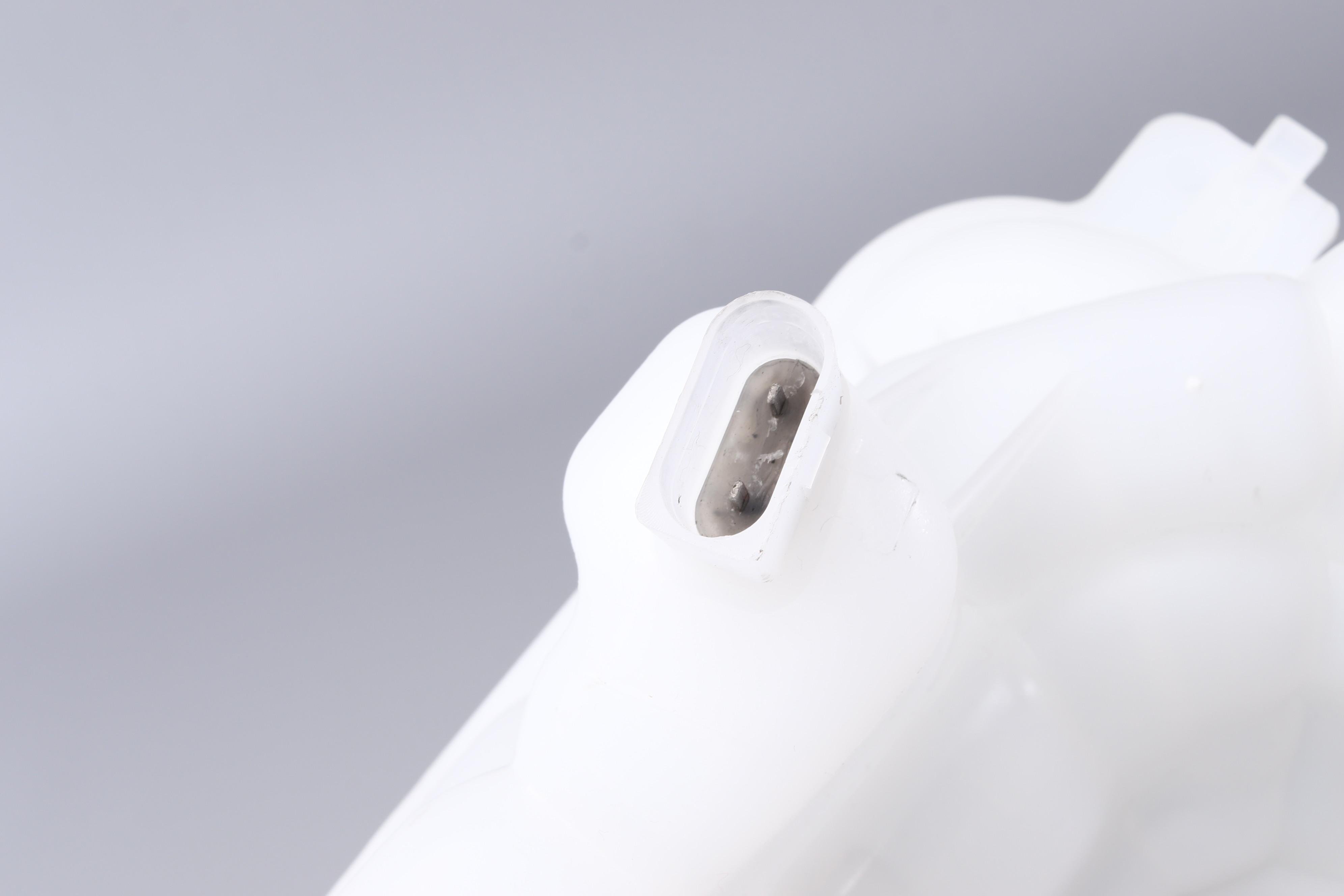 Бачок розширювальний Audi A6 2.0TDI-3.0TDI 04-11