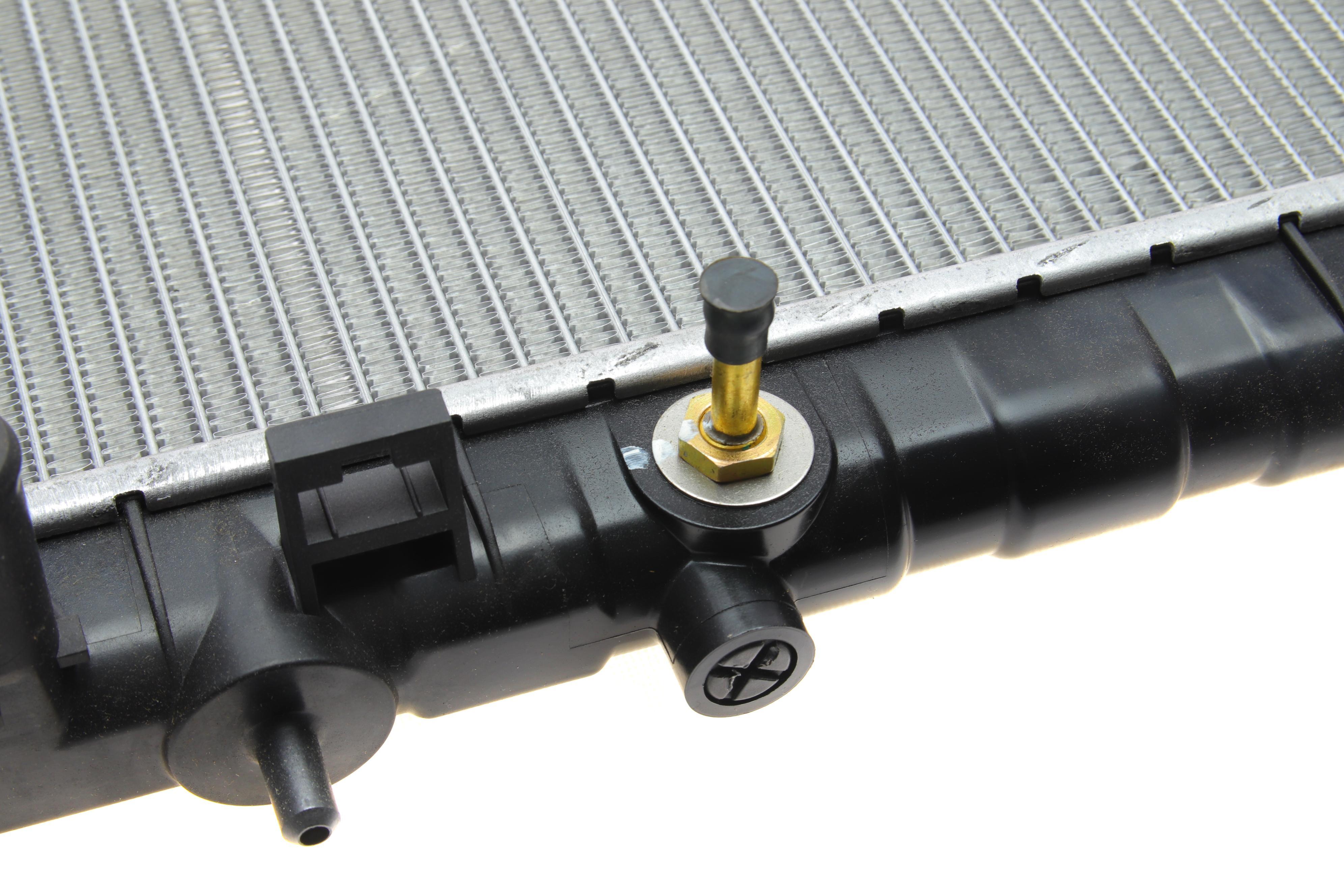 Радіатор охолодження Hyundai Coupe/Elantra III 1.6-2.7 96-09