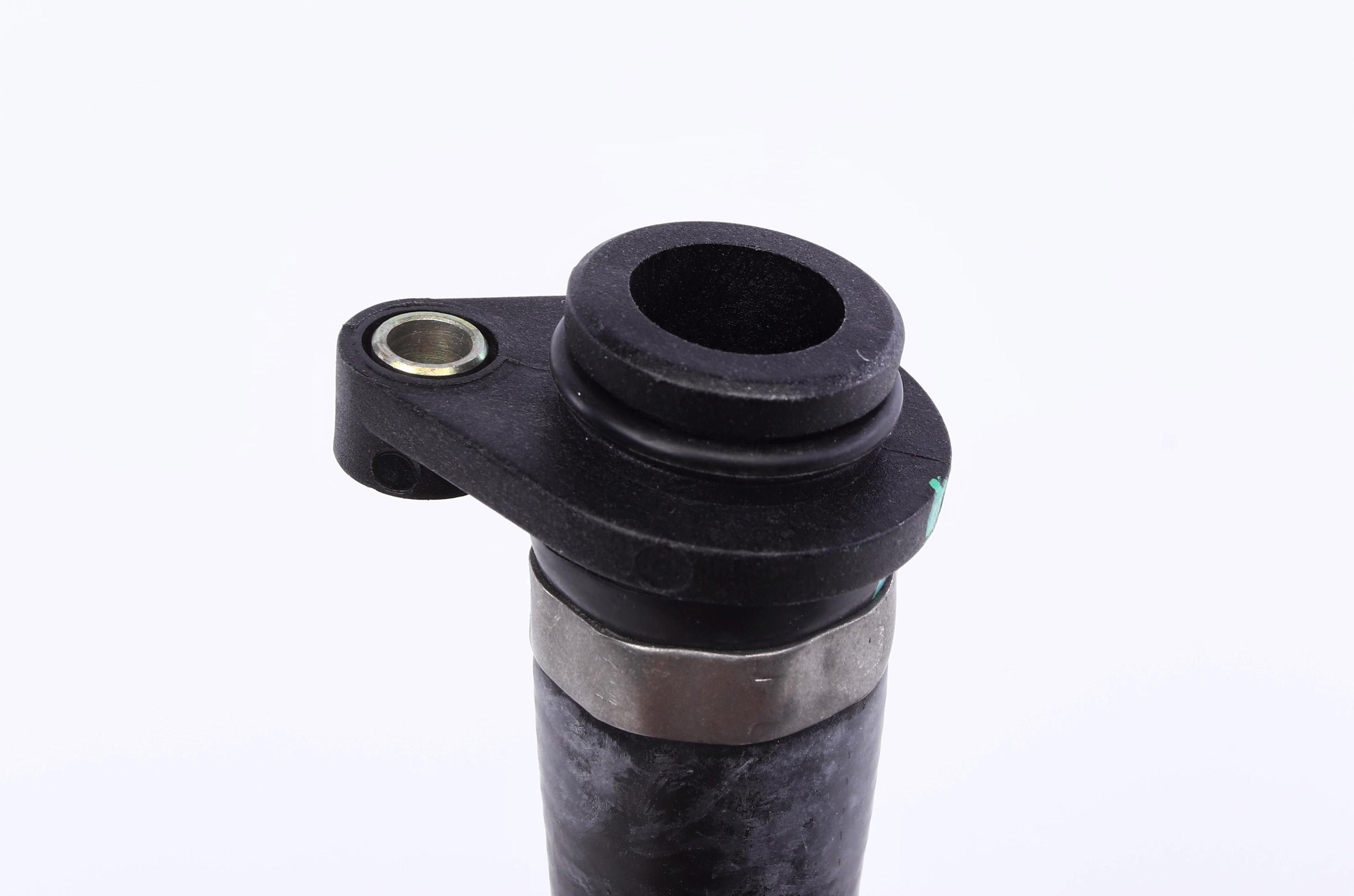 Патрубок системи охолодження BMW 1 (E81/E87/E88)/3 (E46/E90/E91)/X3 (E83) 1.6/1.8/2.0 01-13