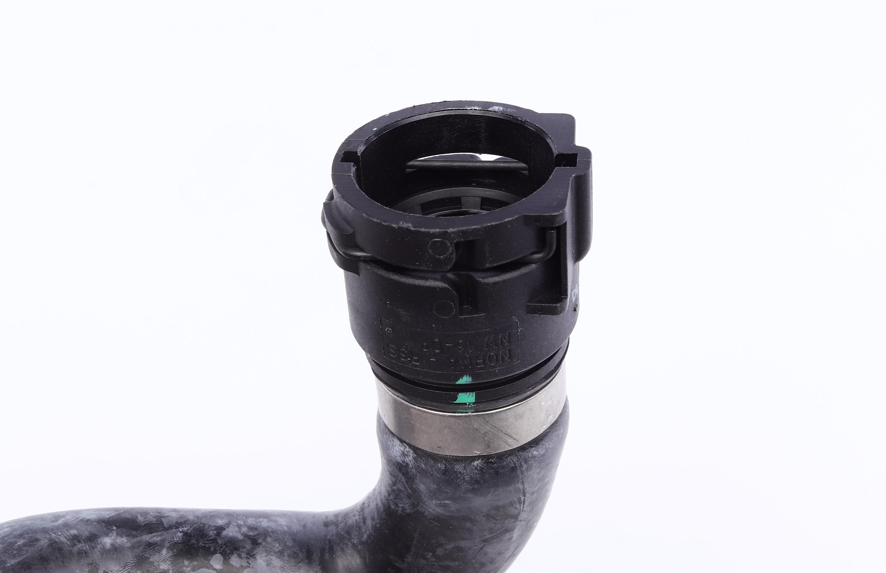 Патрубок системи охолодження BMW 1 (E81/E87/E88)/3 (E46/E90/E91)/X3 (E83) 1.6/1.8/2.0 01-13