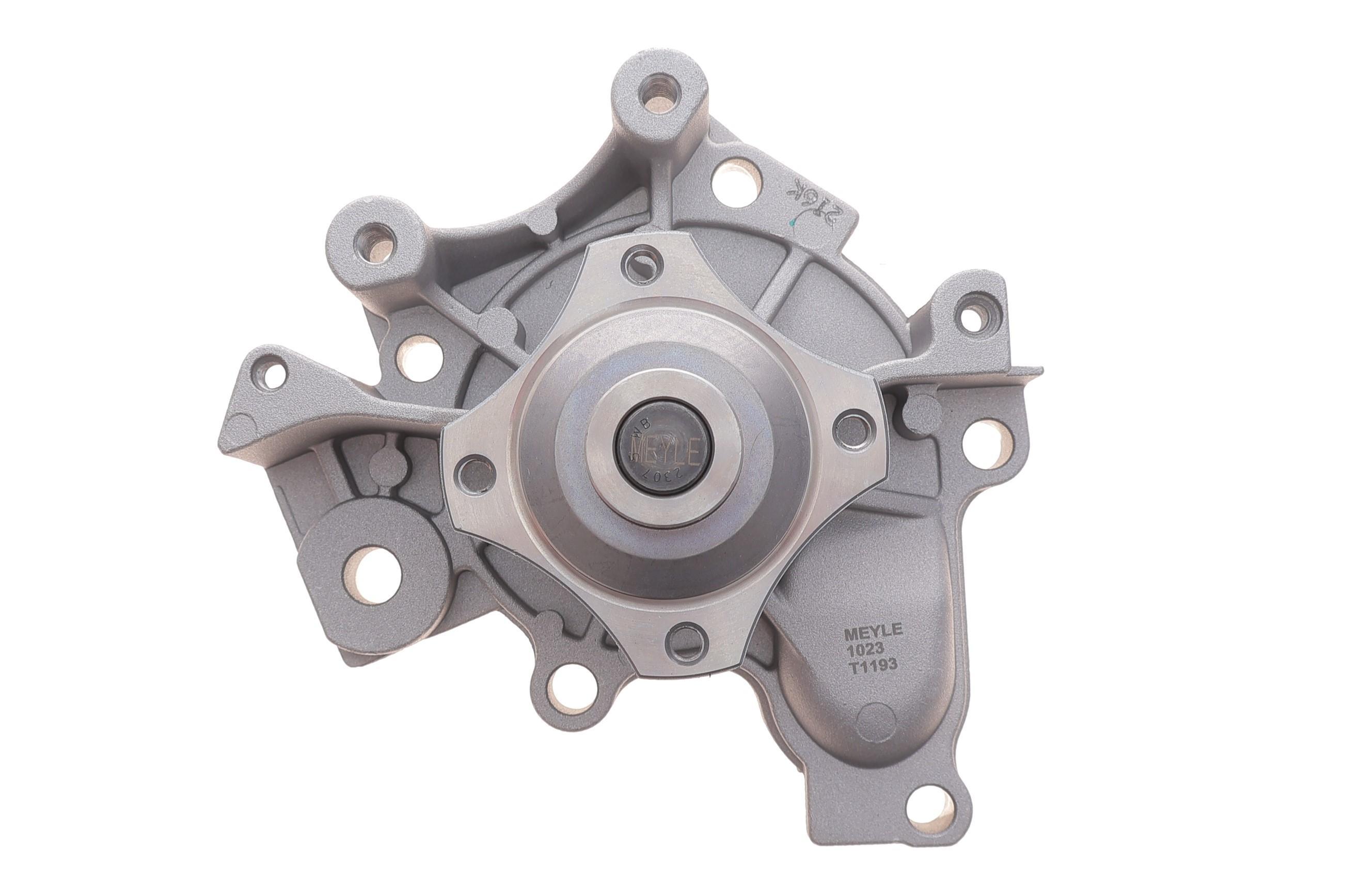 Помпа води Mazda 323/626 1.8-2.0 -02