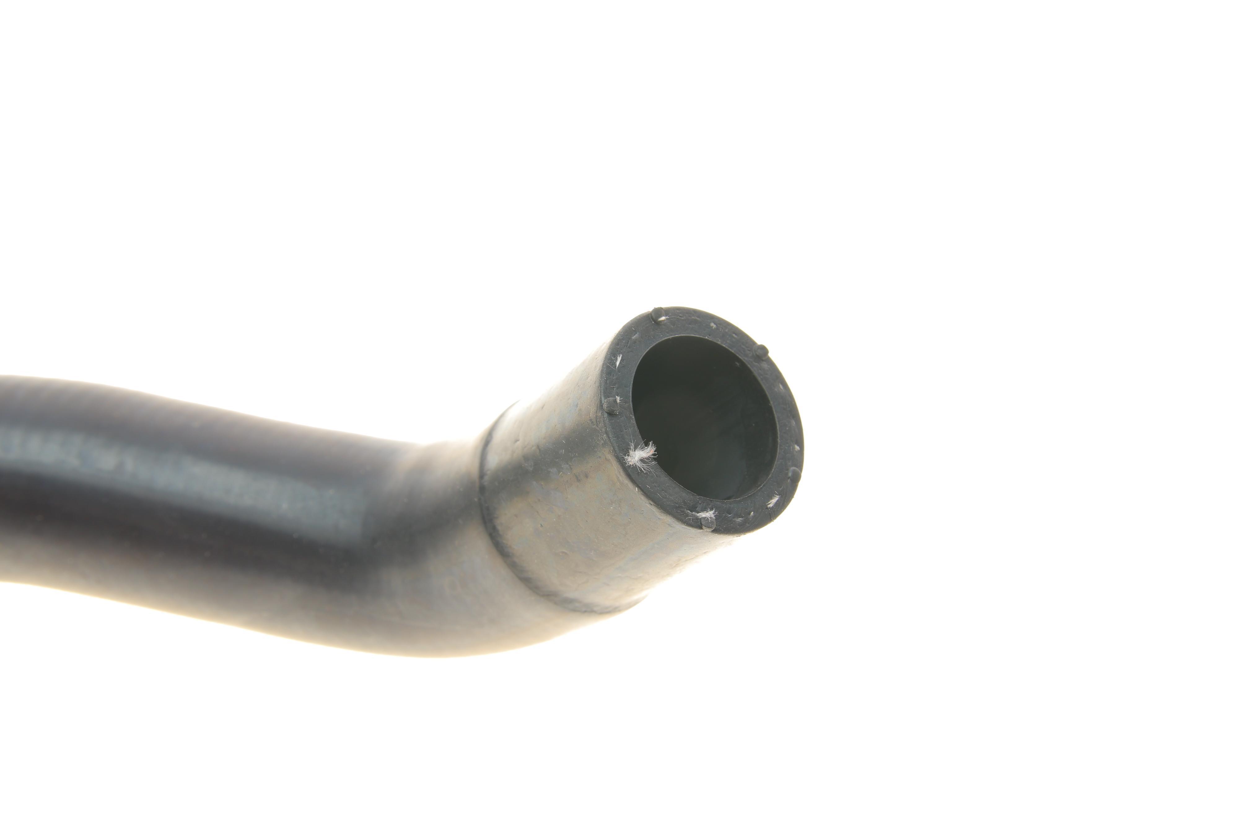 Патрубок системи охолодження Ford Transit 2.2 TDCI 11-