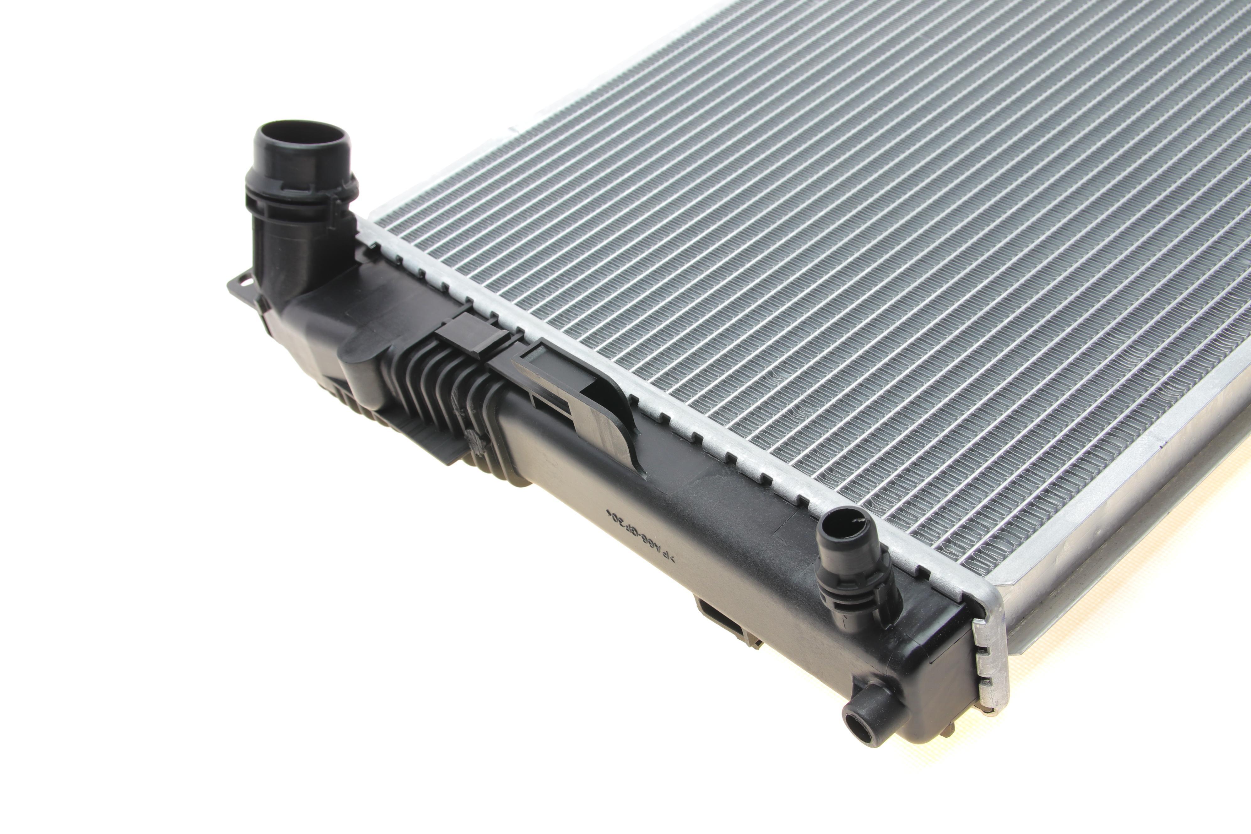 Радіатор охолодження BMW 1 (F20/F21)/3 F30/F34)/4 (F36/F33) 1.5-3.0i (B38/N20/N55)