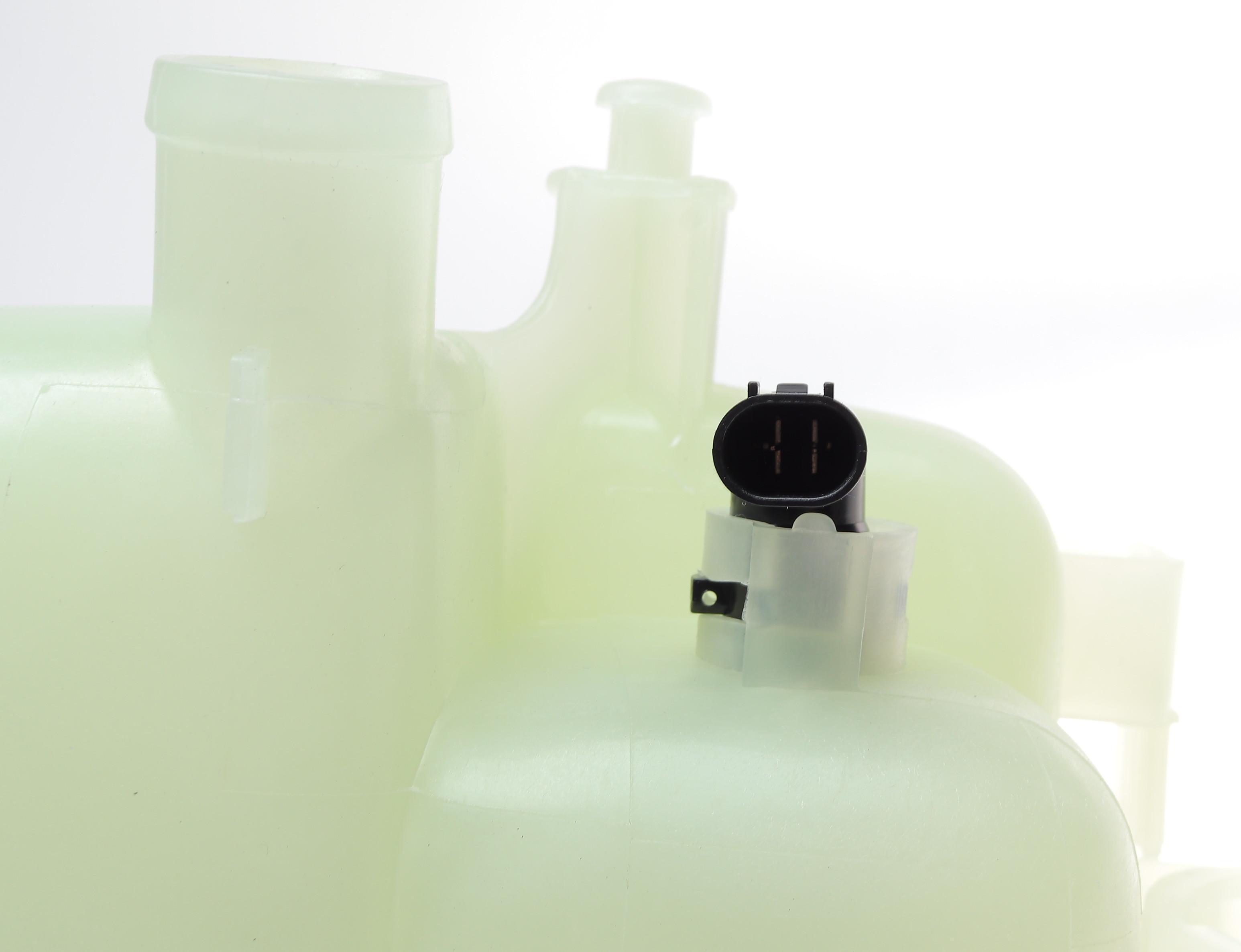 Бачок розширювальний MB S-class (W203/CL203/S203)/CLK (A209) 00-11