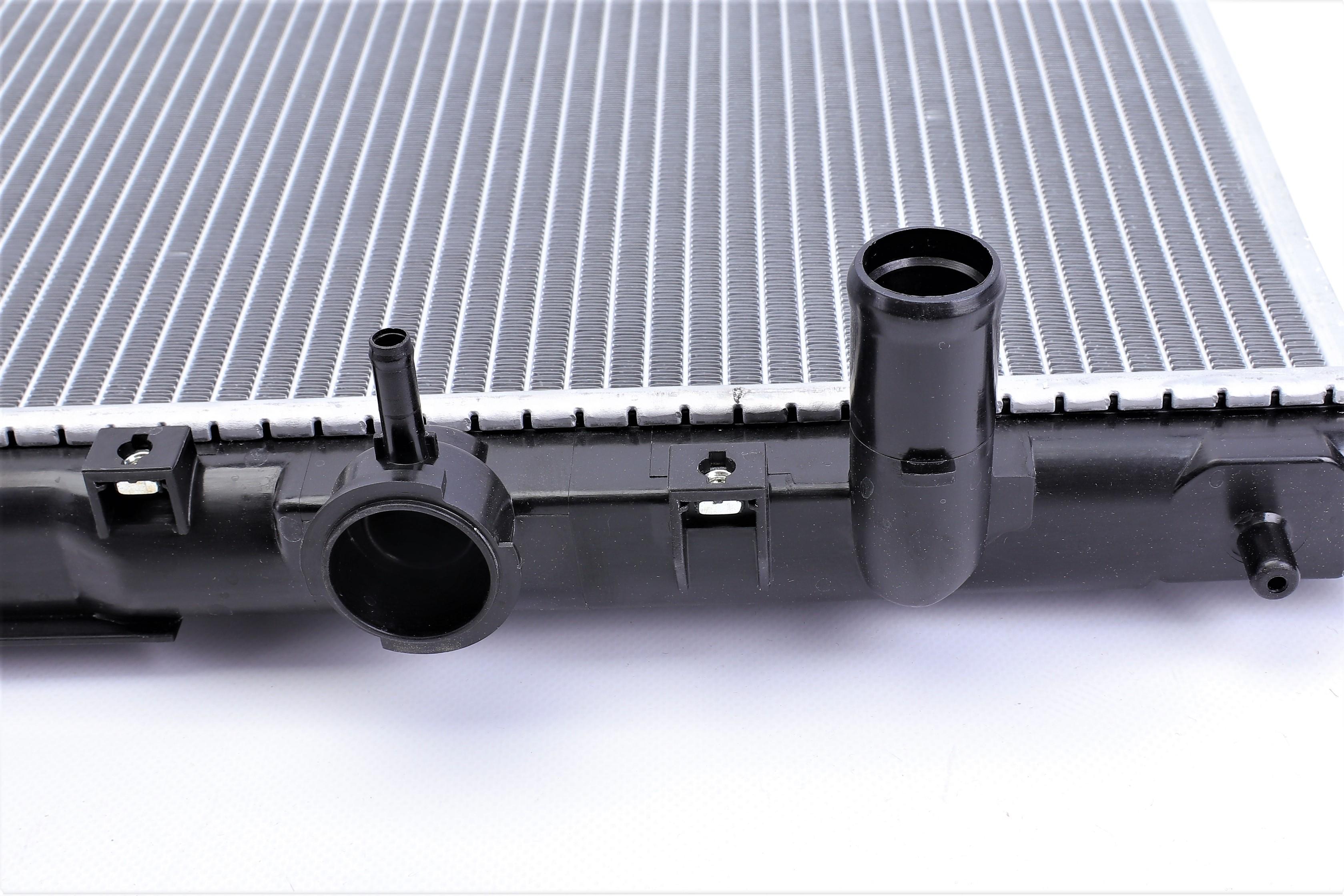 Радіатор охолодження Mazda 323 1.3-1.8 94-98