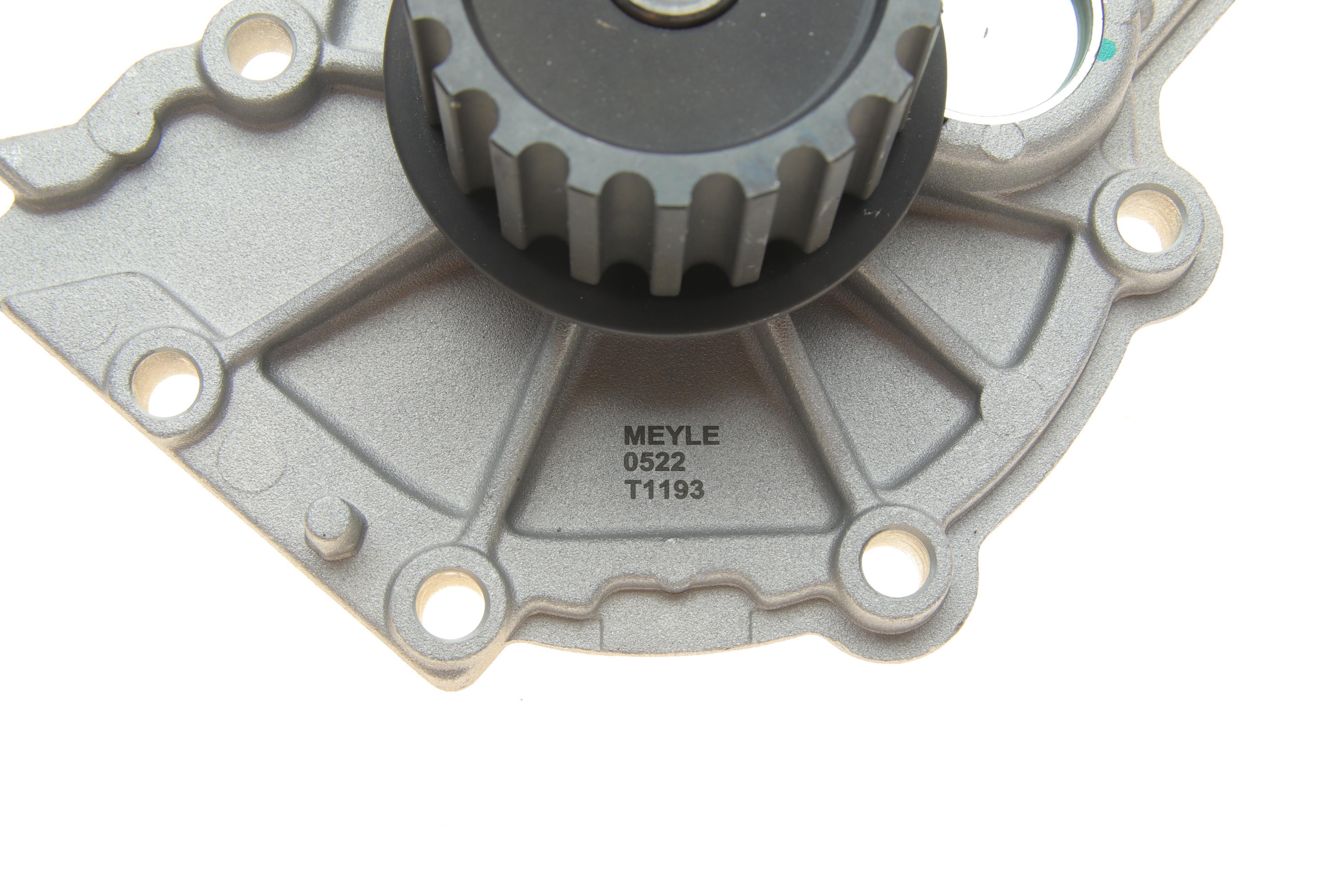 Помпа води Volvo C30/C70/S40/S60/S80/V40/V50/V60/V70/XC60/XC70/XC90 2.0/2.4/2.4D/3.0 T6 D3/D4/D5 01-