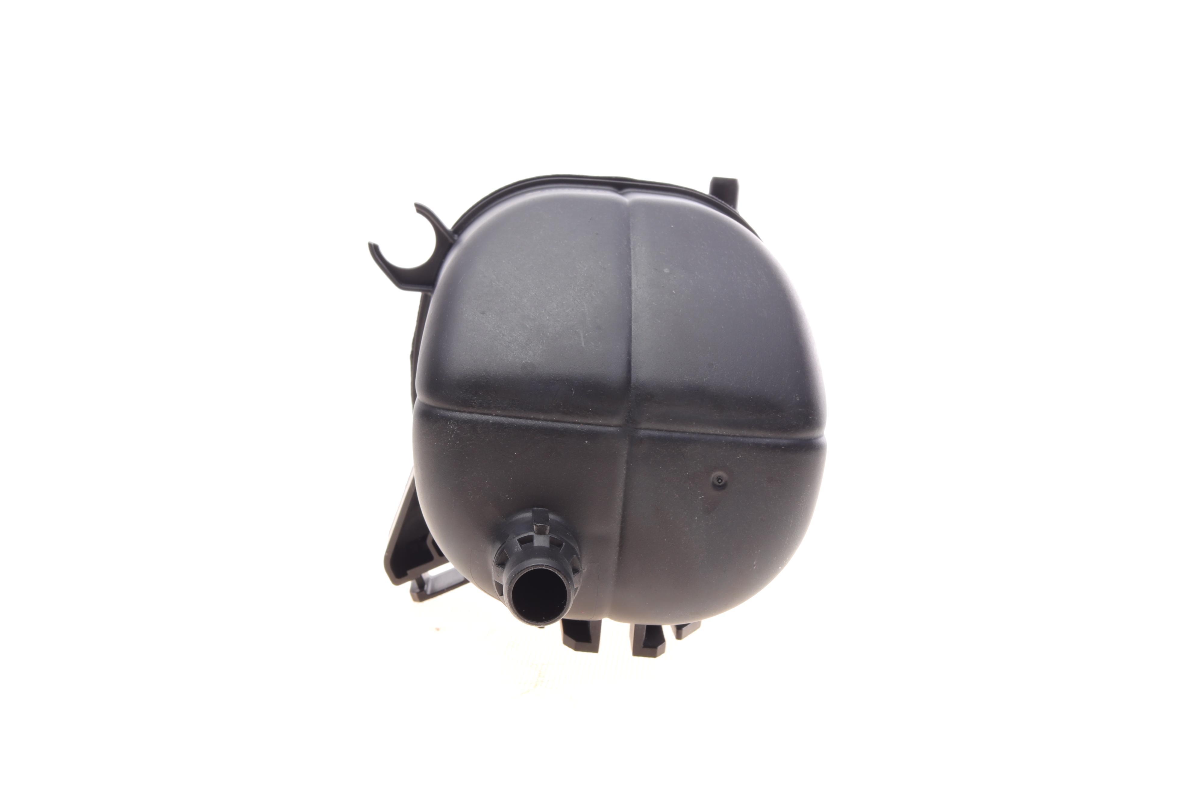 Бачок розширювальний BMW 5 (G30/G31)/6 (G32)/7 (G11/G12)/8 (G14/G15/G16) 2.0-3.0i 16-