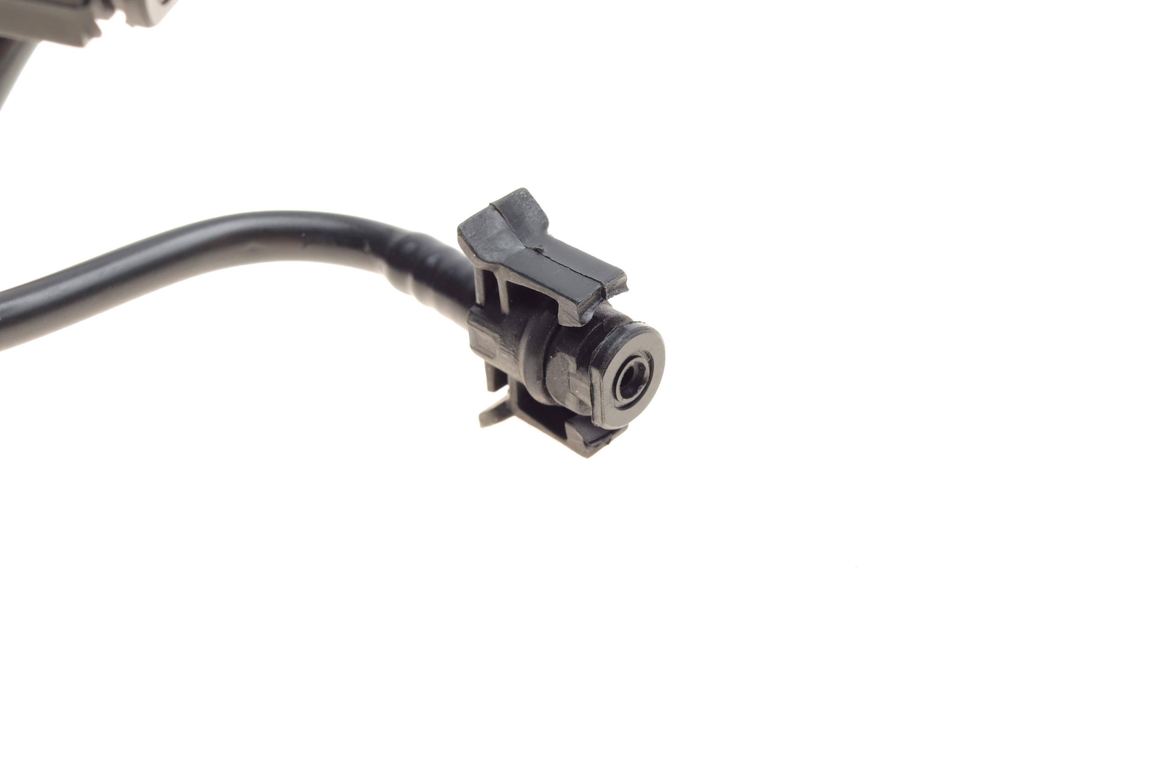 Трубка системи охолодження Citroen Berlingo/Peugeot Partner 1.6VTi/1.6HDi 08- (з конекторами)