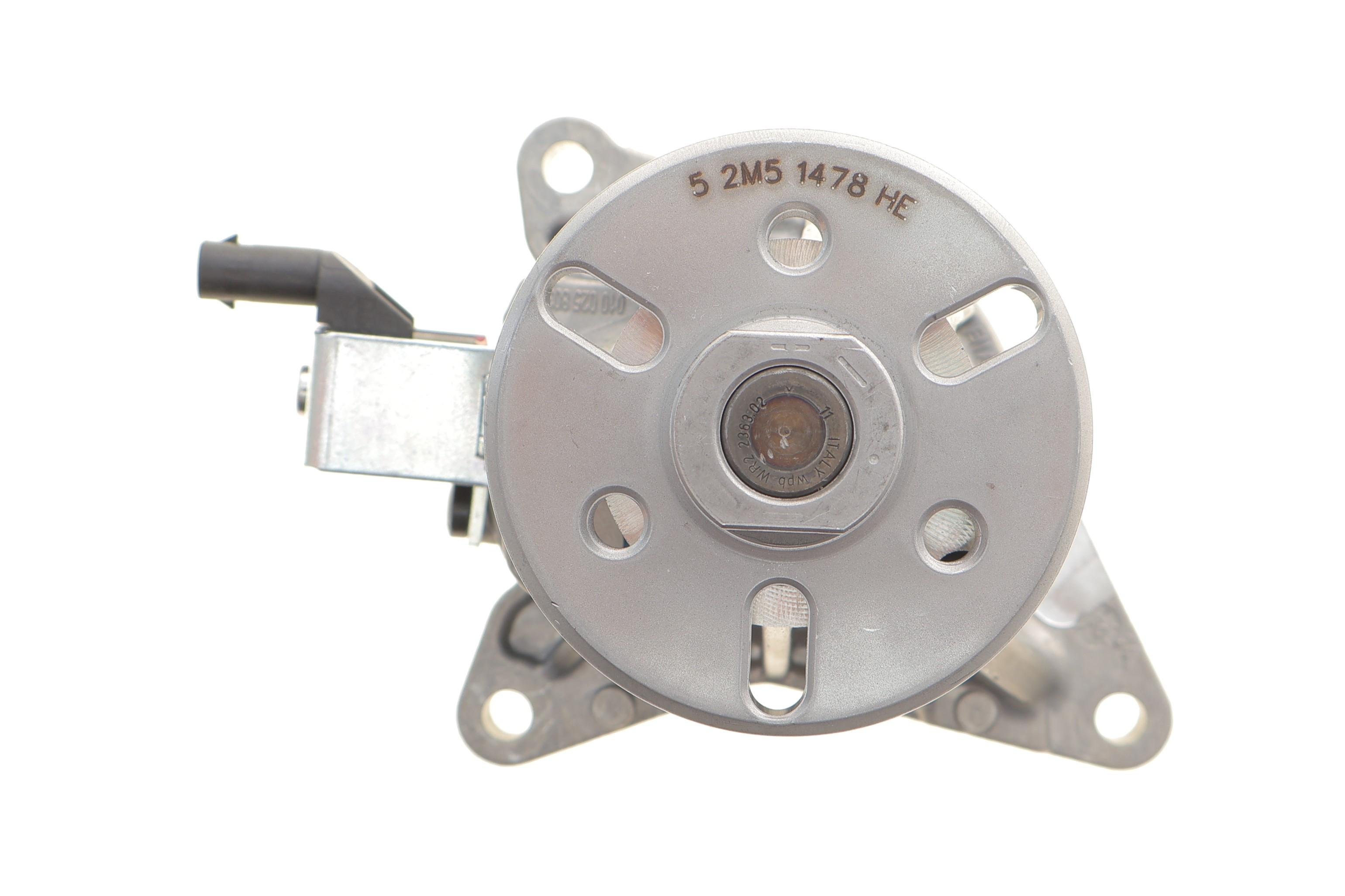 Помпа води Land Rover Discovery/Range Rover 3.0D 09- (8 лоп.)