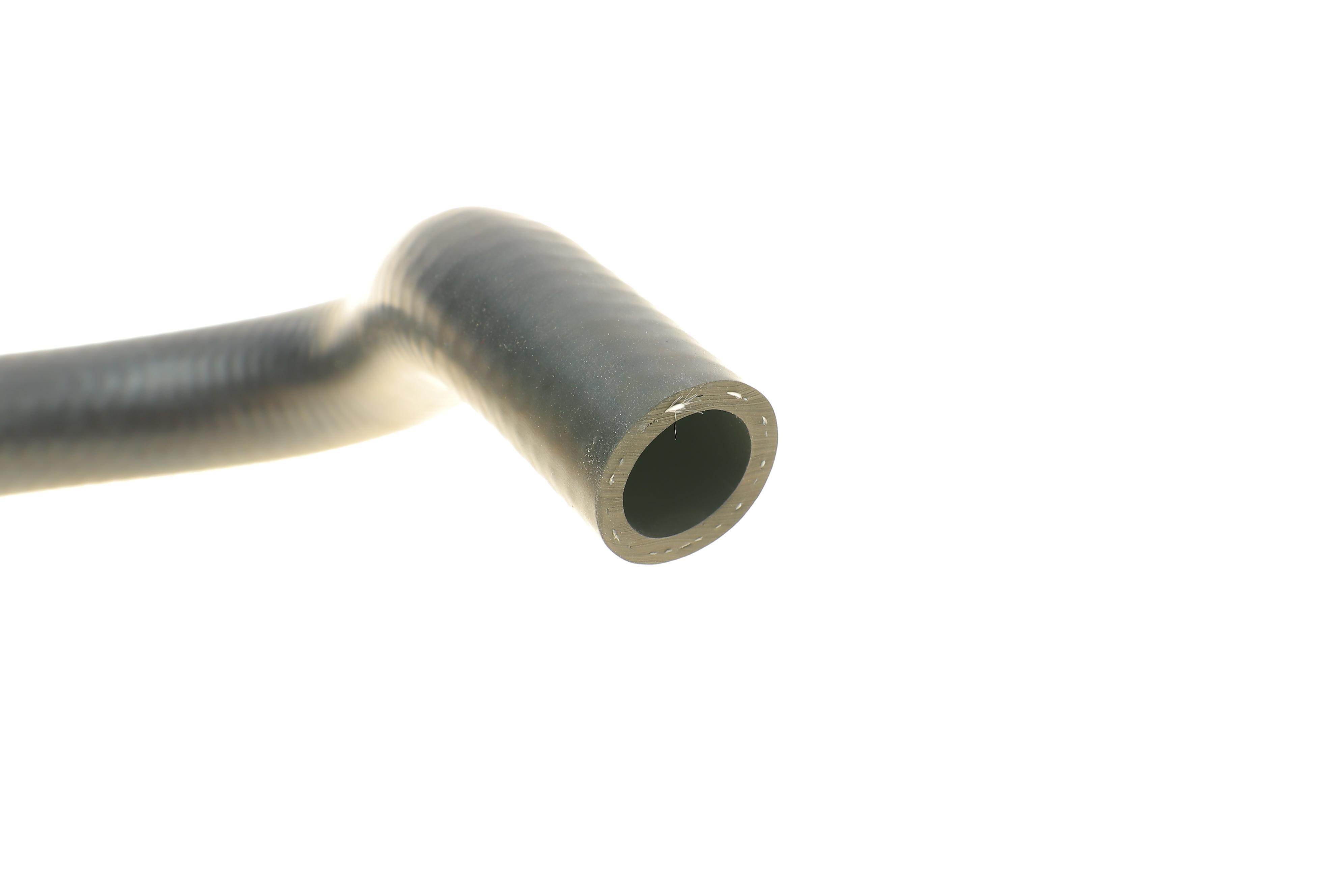 Патрубок системи охолодження Ford Transit 2.2 TDCi 06- (теплообмінника)