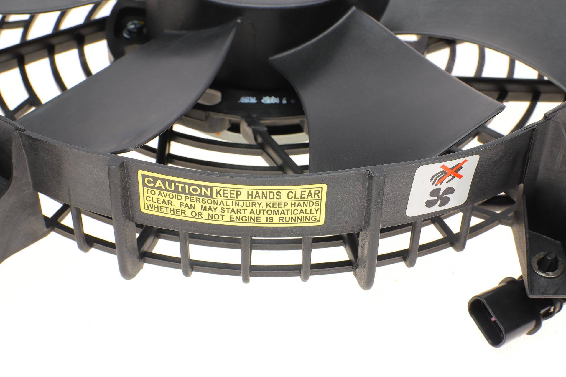 Вентилятор радіатора Mitsubishi Pajero 2.5D/3.2D/3.5 00-07 (з дифузором)