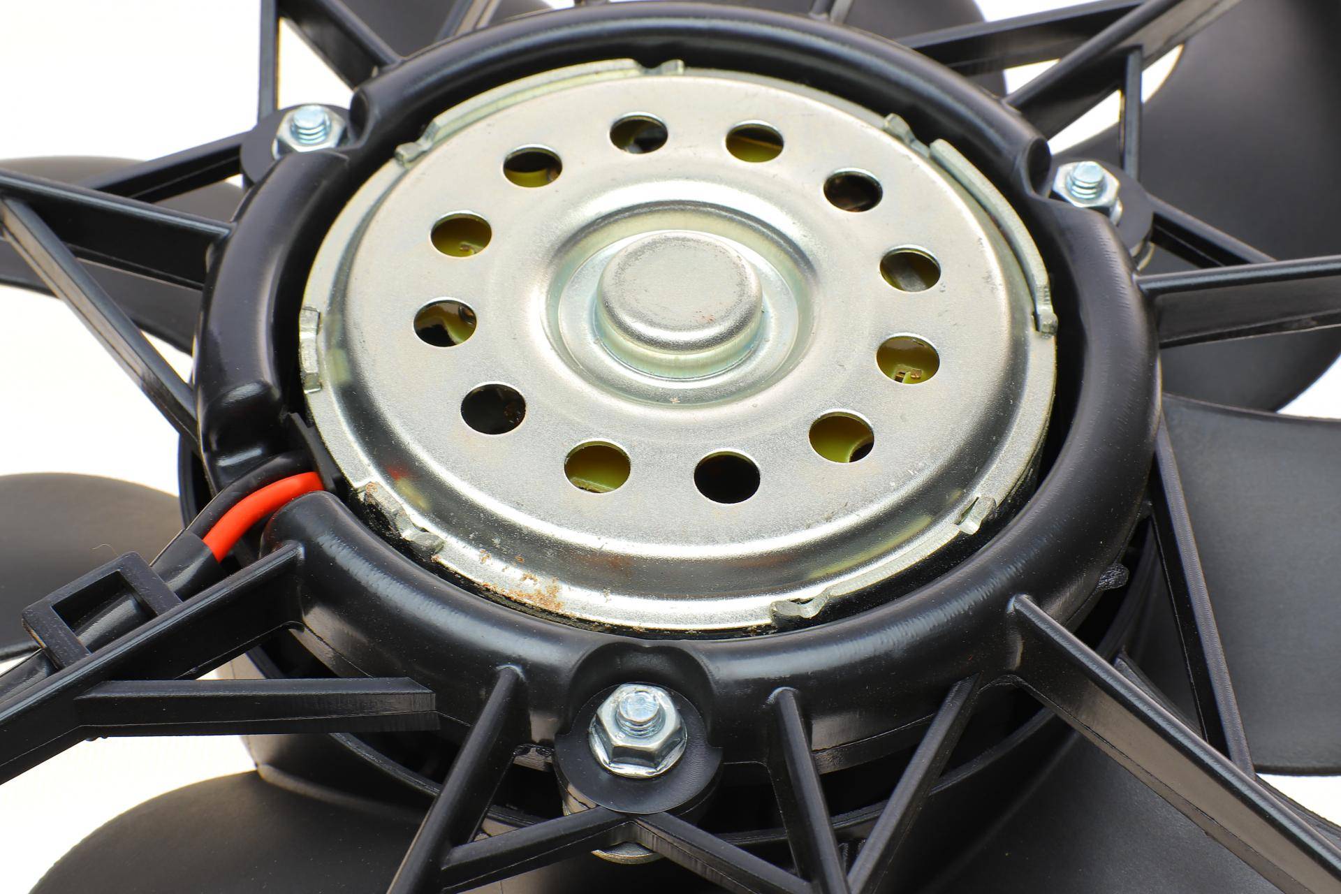 Вентилятор радіатора Opel Astra J/Zafira C 1.6-2.0D 11- (з дифузором)