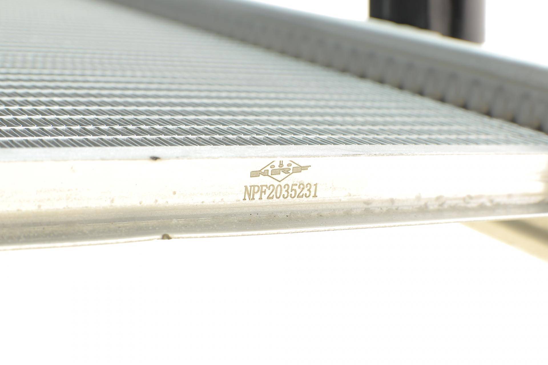 Радіатор охолодження Suzuki Grand Vitara 2.0HDI 01-05