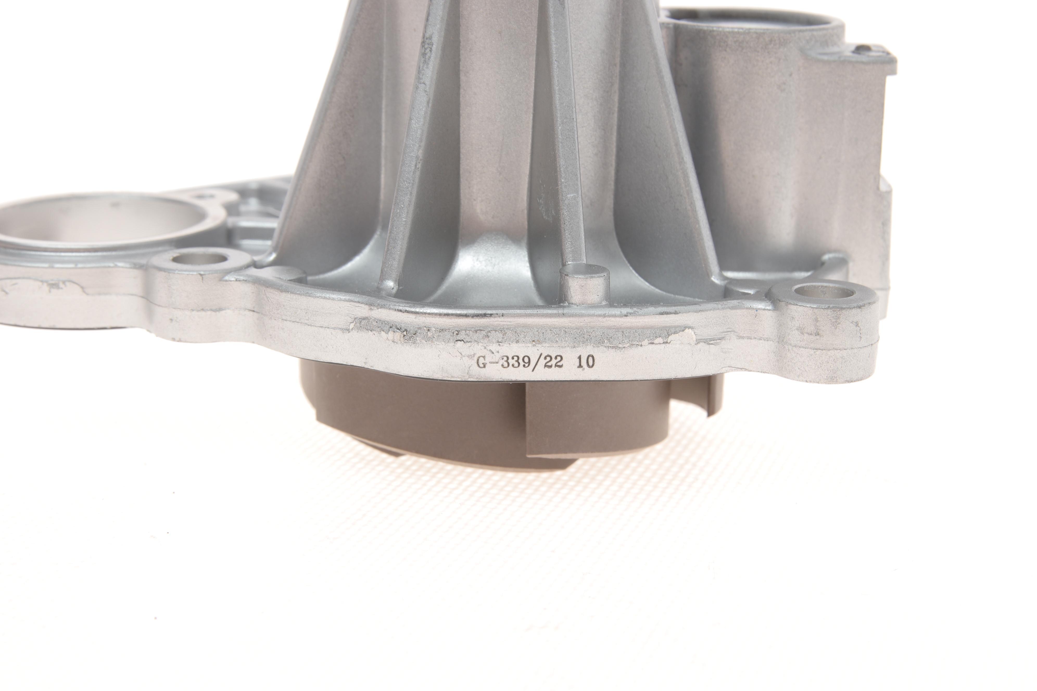 Помпа води Audi A3/VW Jetta IV 04-