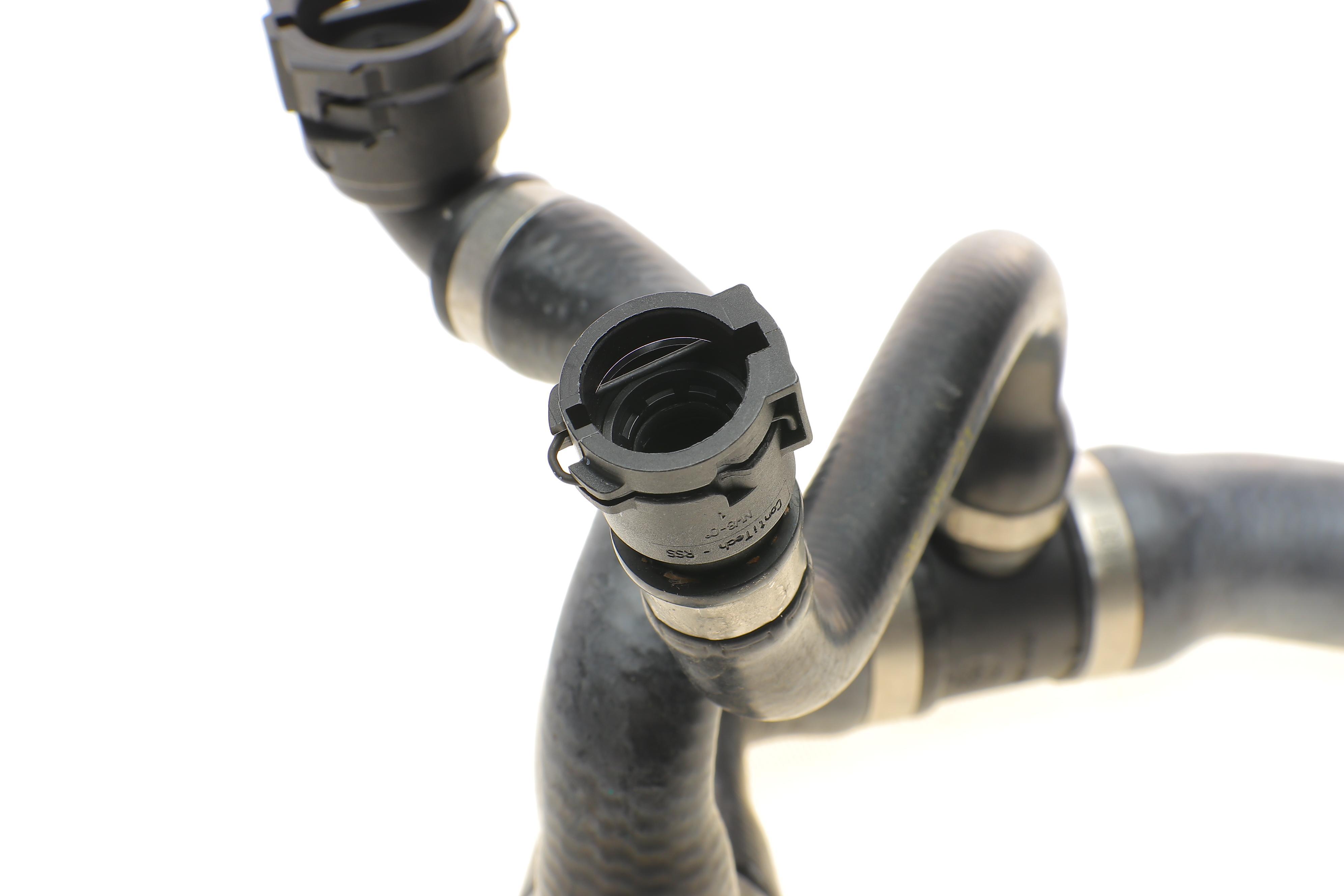 Патрубок радіатора (верхній/L) BMW 5 (E60) 2.0i-3.0i 01-10 (К-кт в зборі)