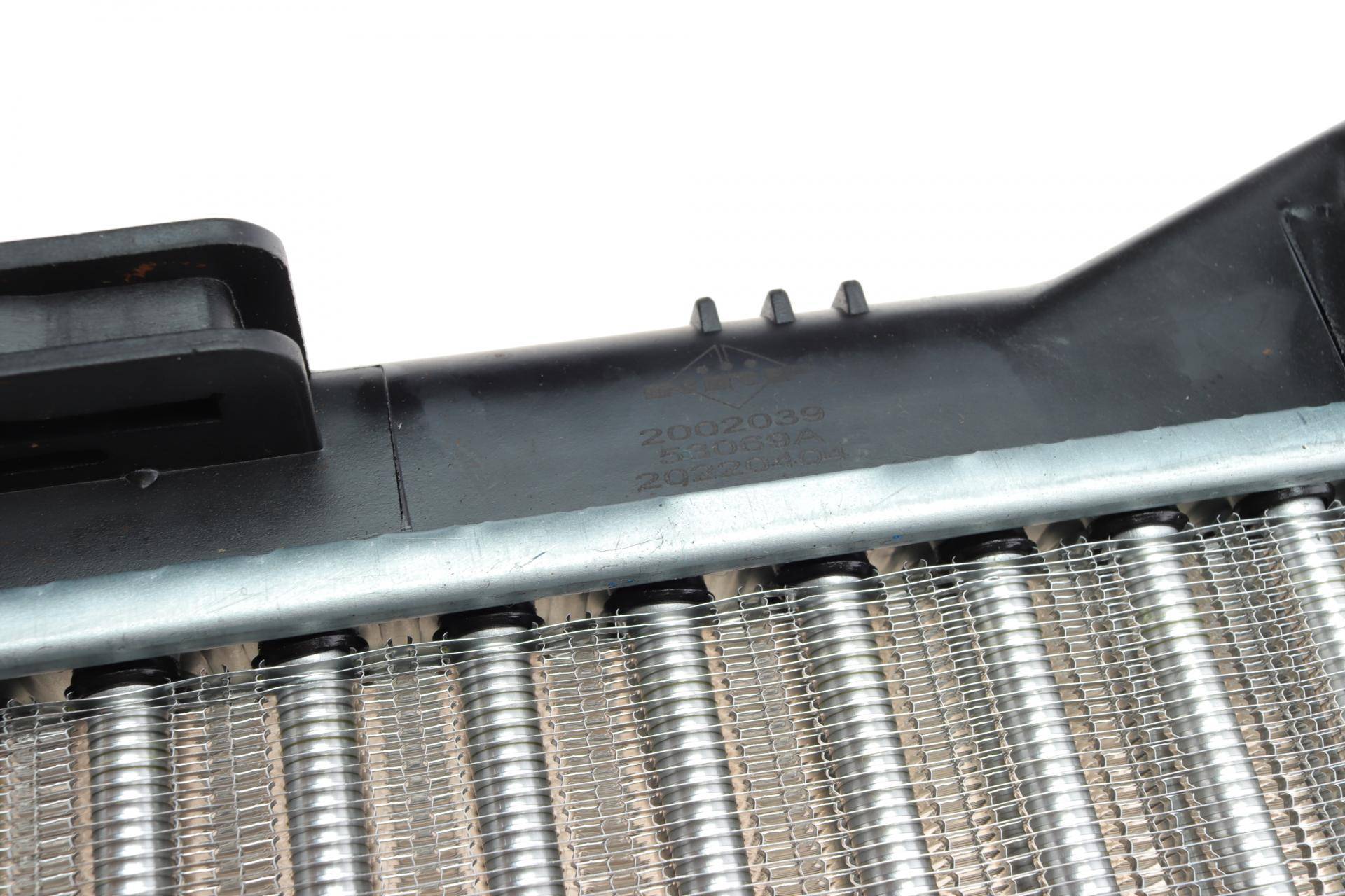 Радіатор охолодження Dacia Logan 1.2-1.6 16 V 06- (Економ-клас)