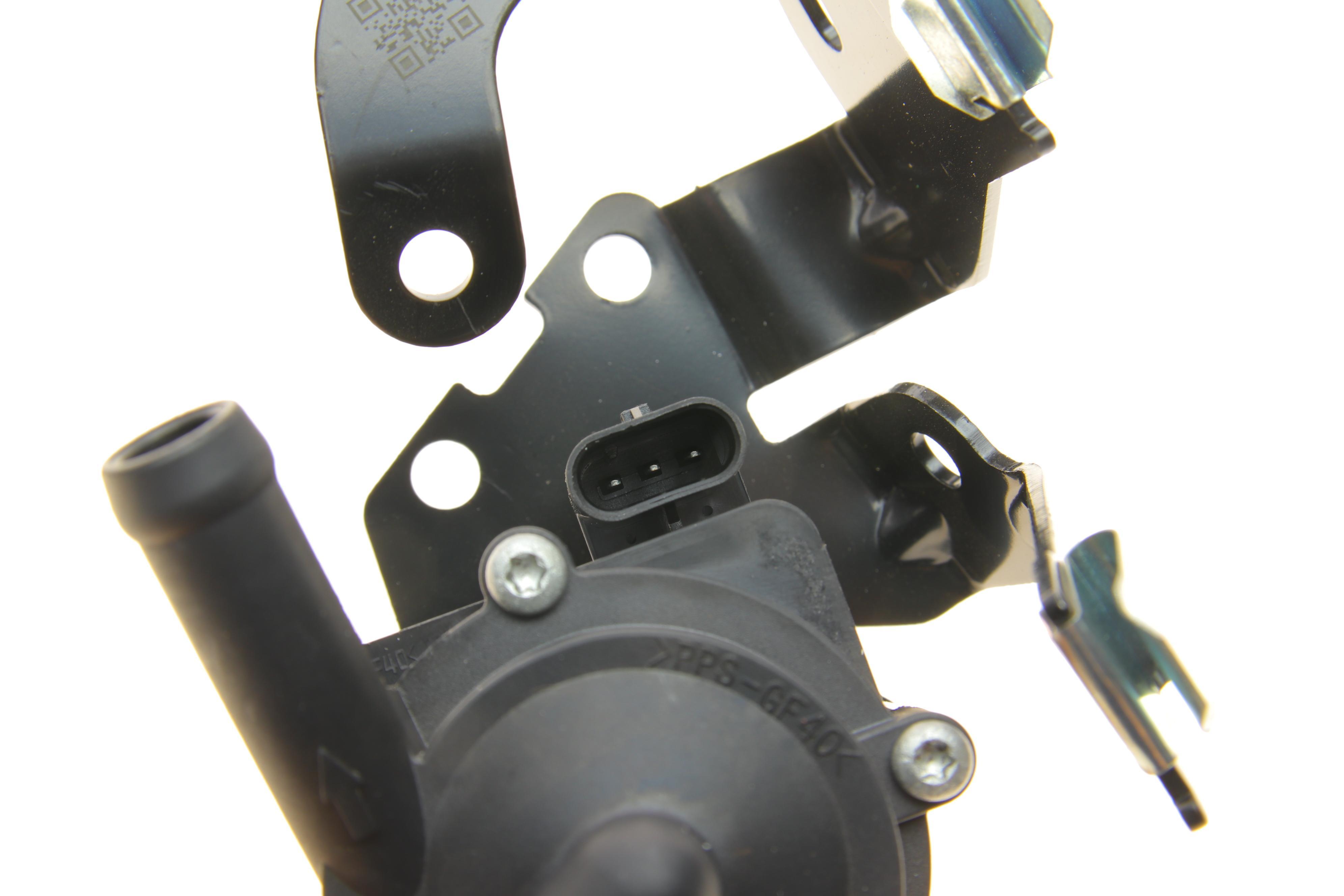 Насос системи охолодження (додатковий) Citroen C4/C5/Peugeot 207/208/308/508/3008/5008 1.6 07-