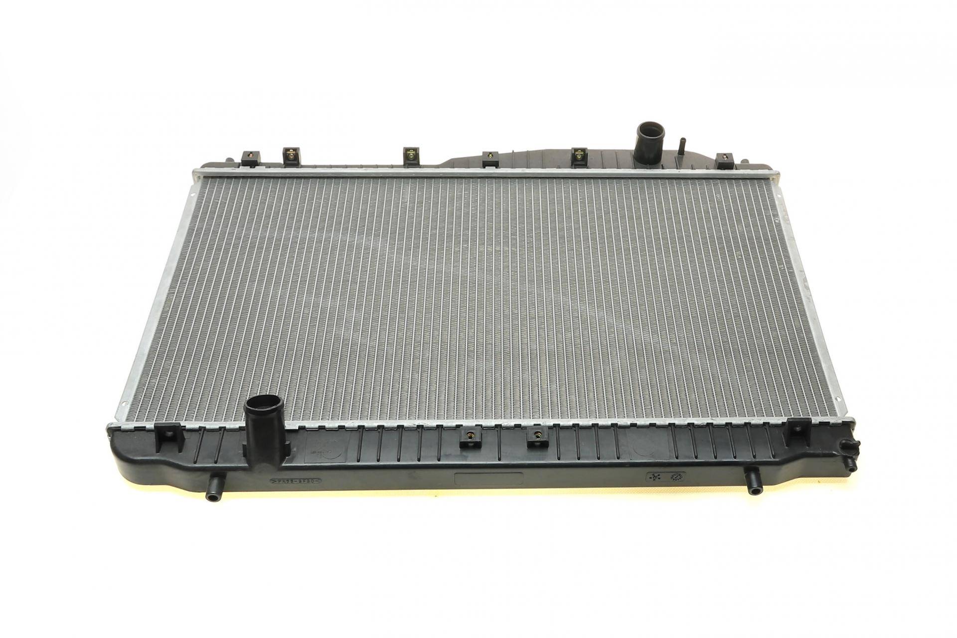 Радіатор охолодження Chevrolet Epica/Daewoo Evanda 2.0 02-