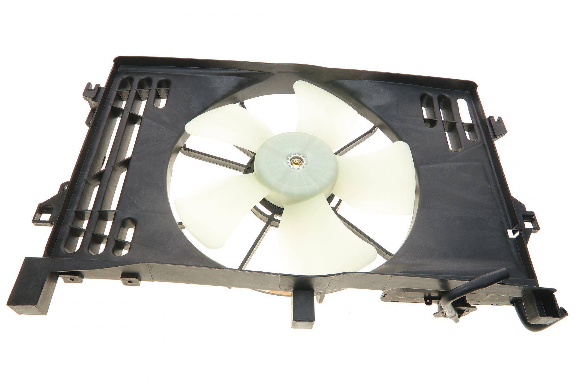 Вентилятор радіатора Toyota Corolla 01-08 (360mm) (з дифузором)