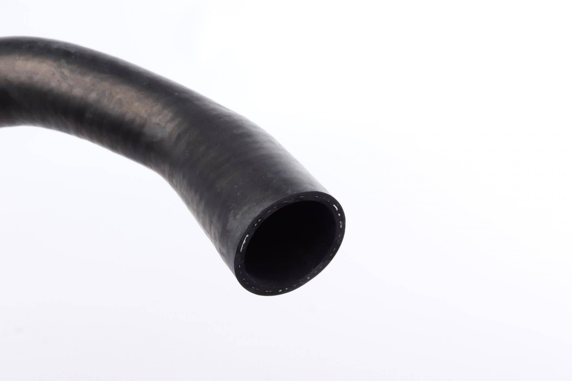 Патрубок системи охолодження VW Passat 1.8-2.0/1.9TDI 88-97