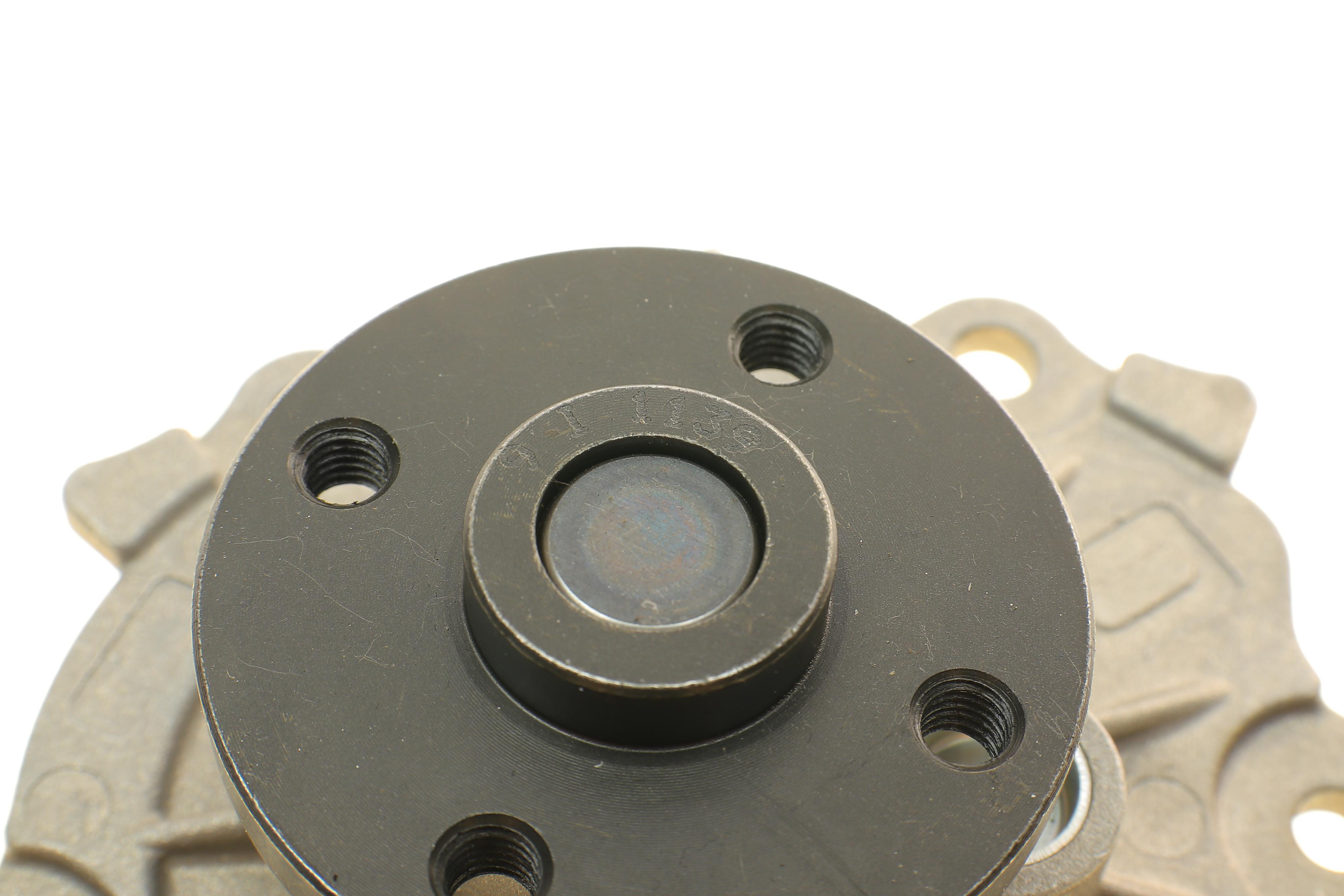 Помпа води Volvo S60/S80/V60/V70/XC60/XC70 3.0/3.2 06-18 (B/B) (6 лоп.)