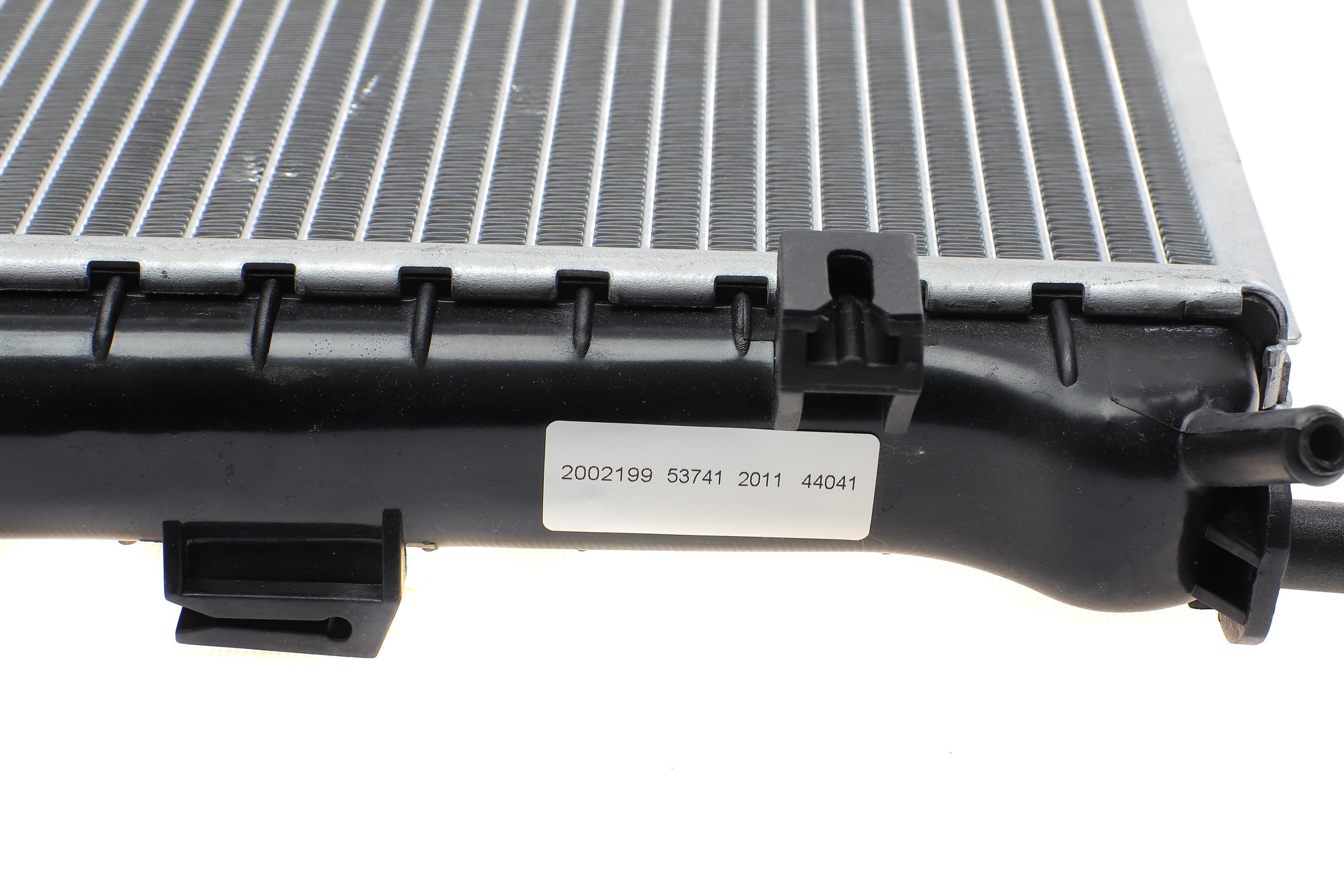 Радіатор охолодження Ford Mondeo 2.0-3.0 i/2.0-2.2 D 00-07