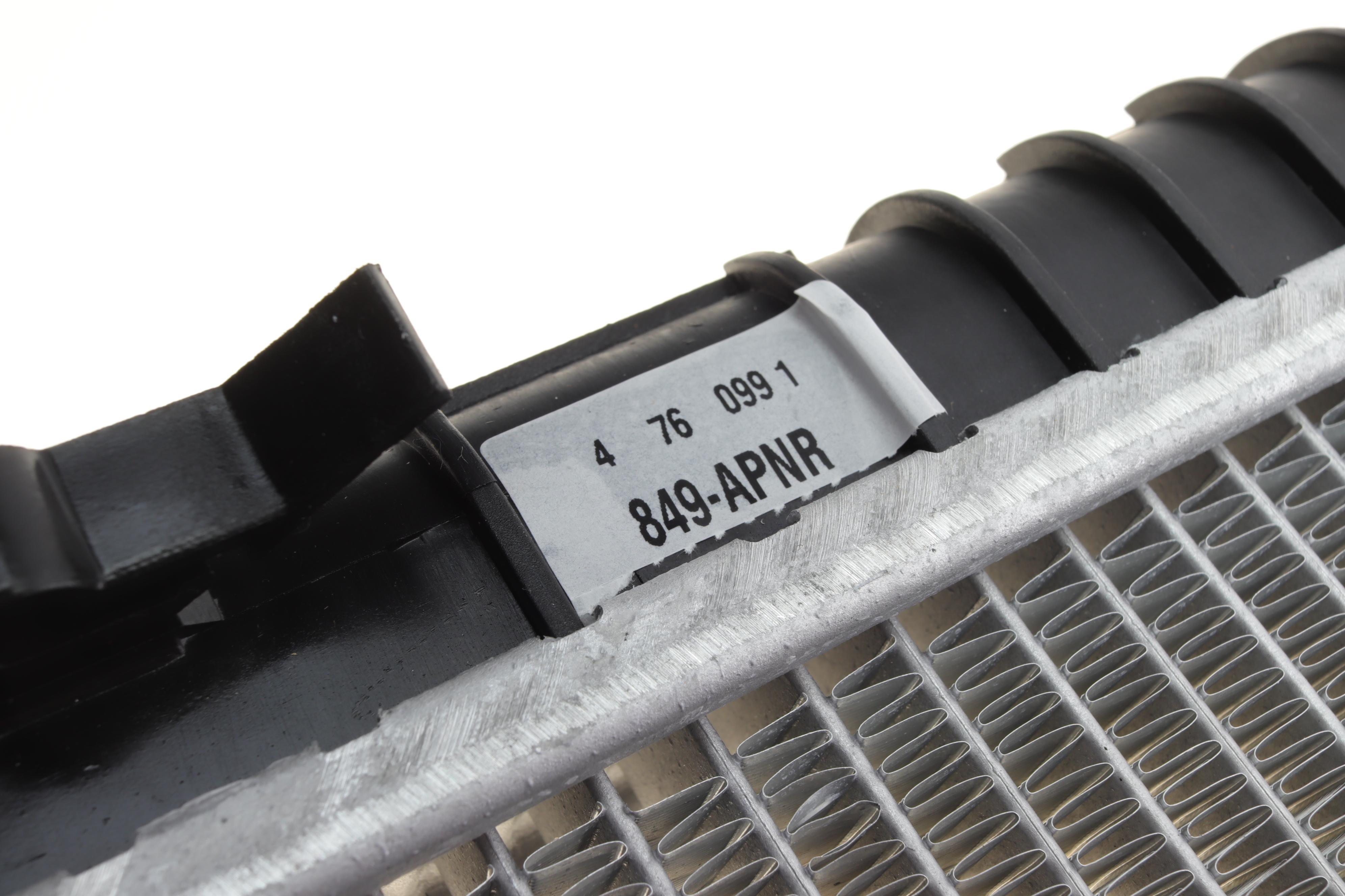 Радіатор охолодження Mini Cooper 1.6/One 1.4/1.6 01-06