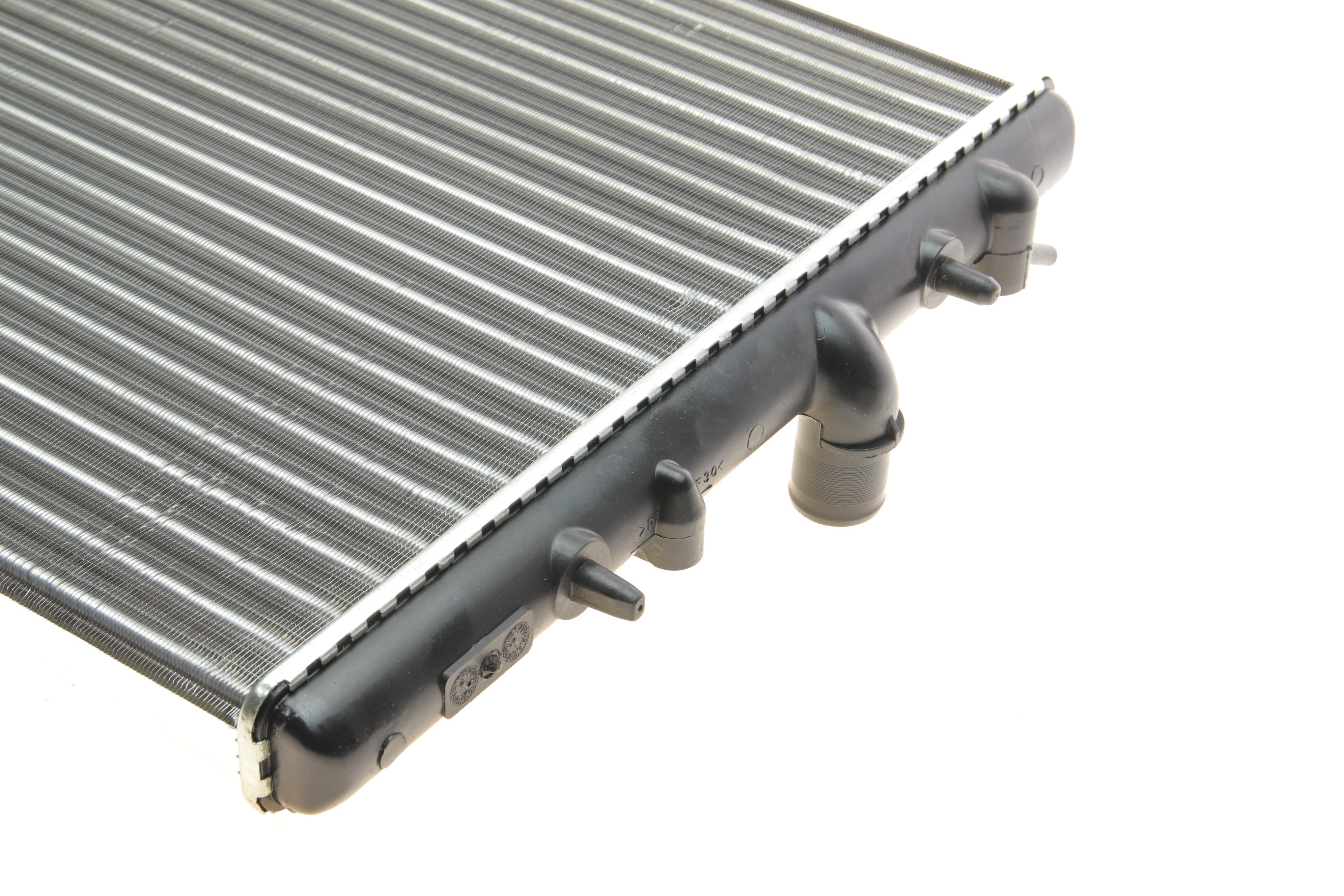 Радіатор охолодження Peugeot 206 1.1-1.6 02- (мех.фуговані ребра)