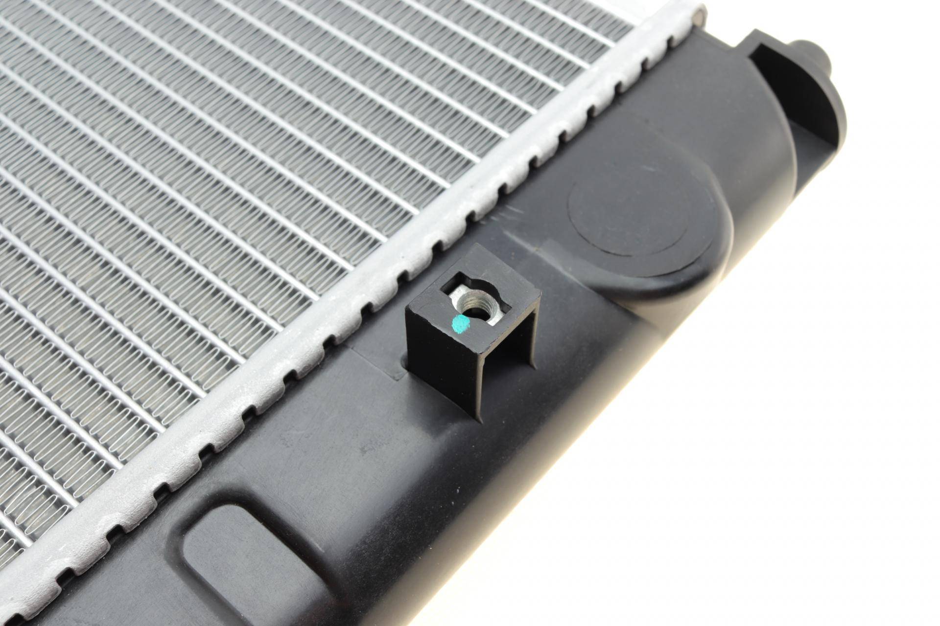 Радіатор охолодження Mazda 323 F 1.5/1.8 16V 94-98