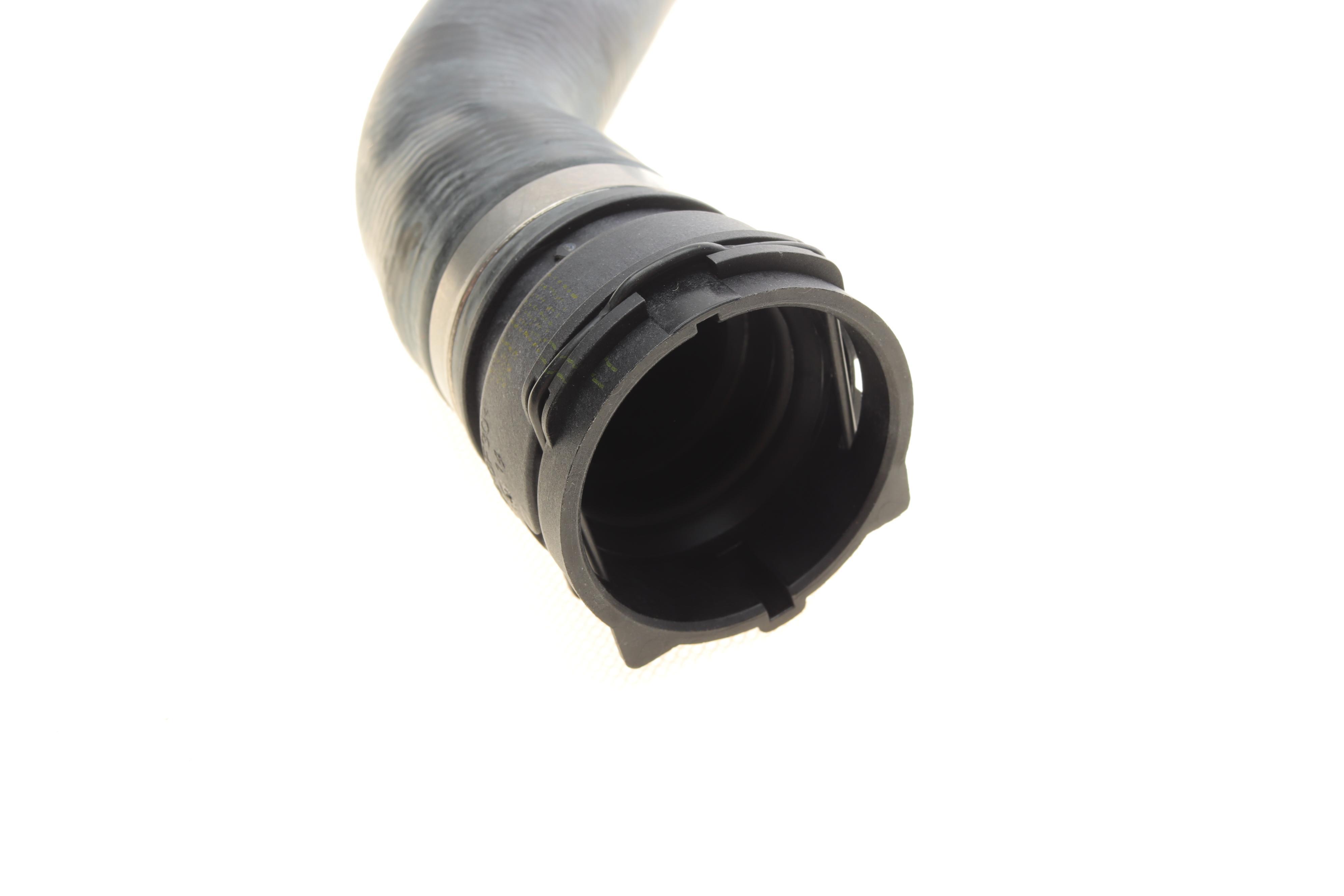 Патрубок системи охолодження (ниній) (R) BMW 3 (E46) 2.0i-3.0i 00-06 M52/M54