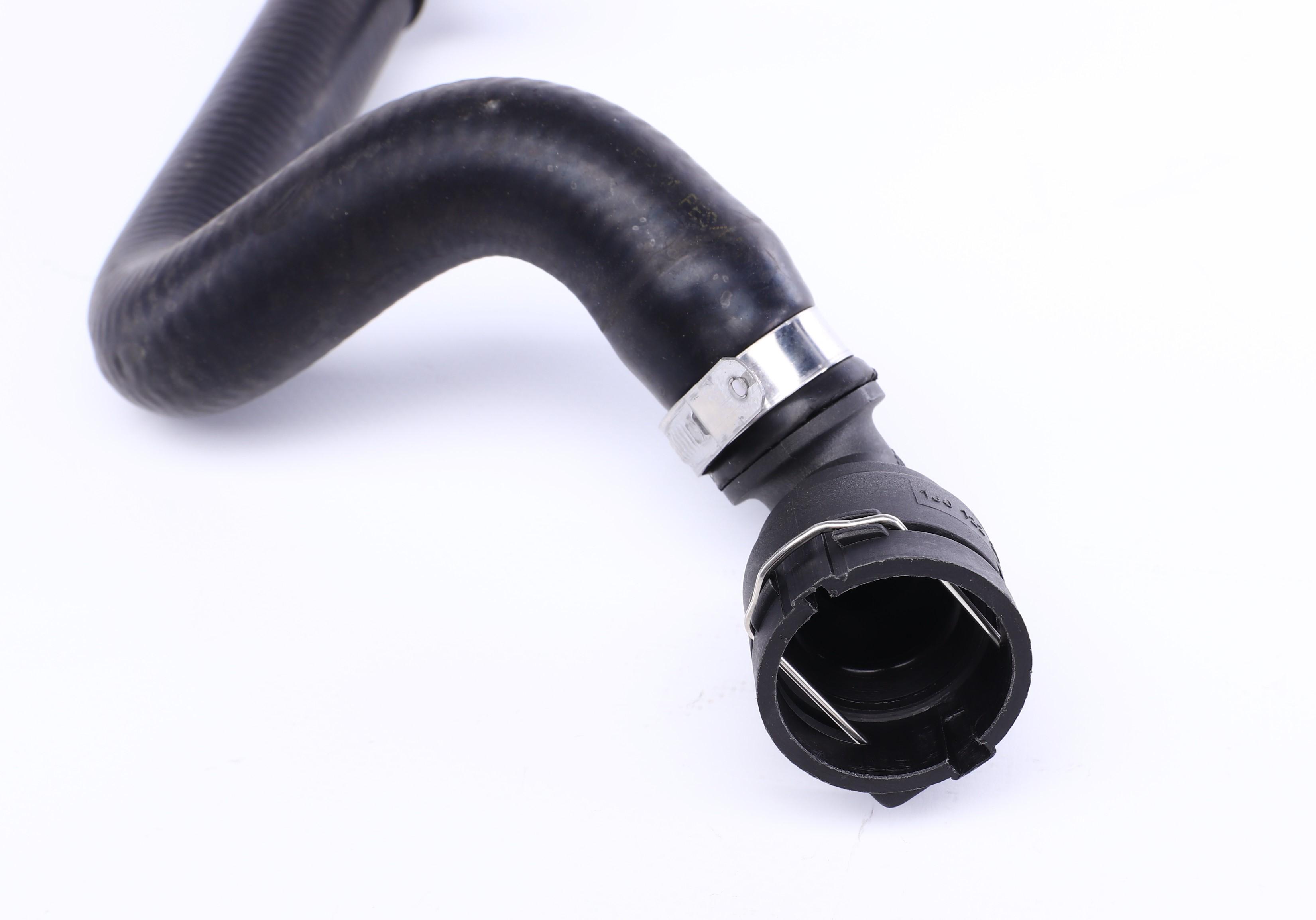 Патрубок радіатора Seat Leon/VW Golf IV 1.6/2.0 97-06