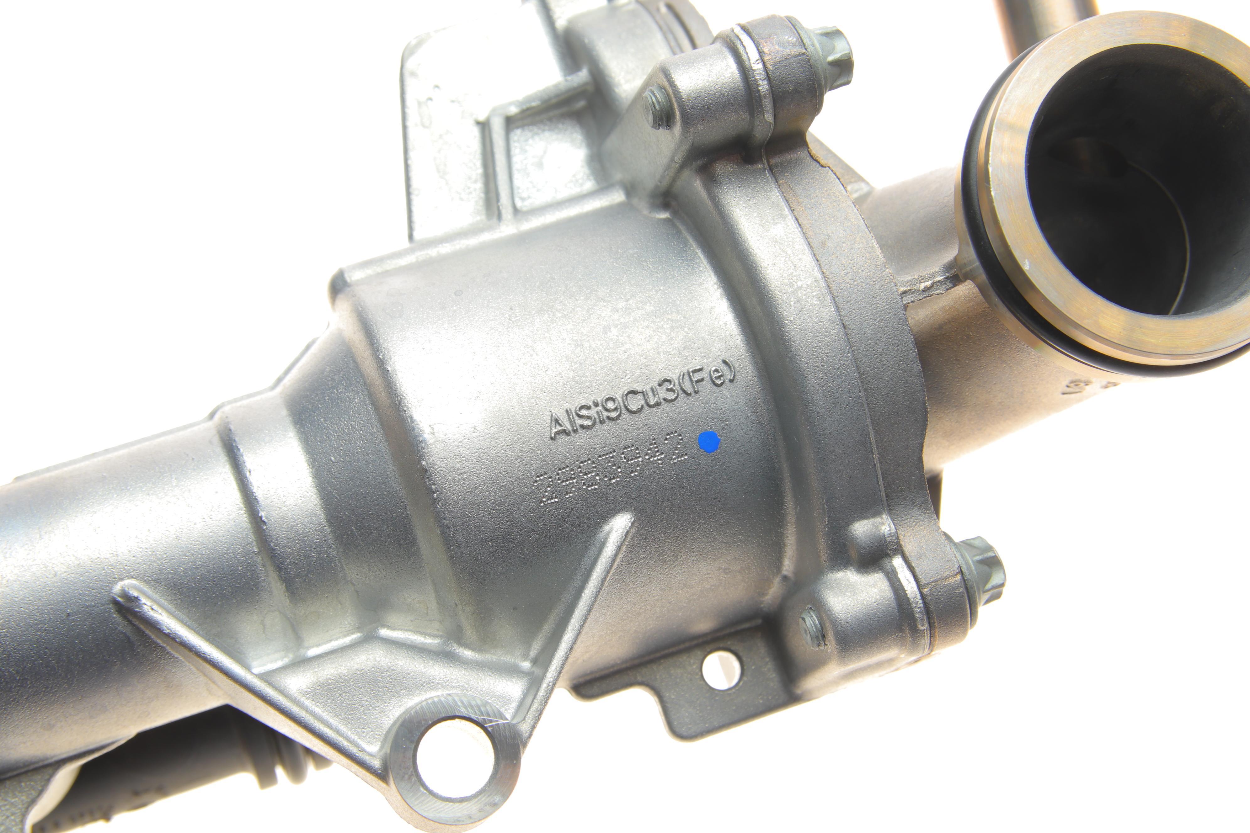 Помпа води MB GLA-class (X156) 15-