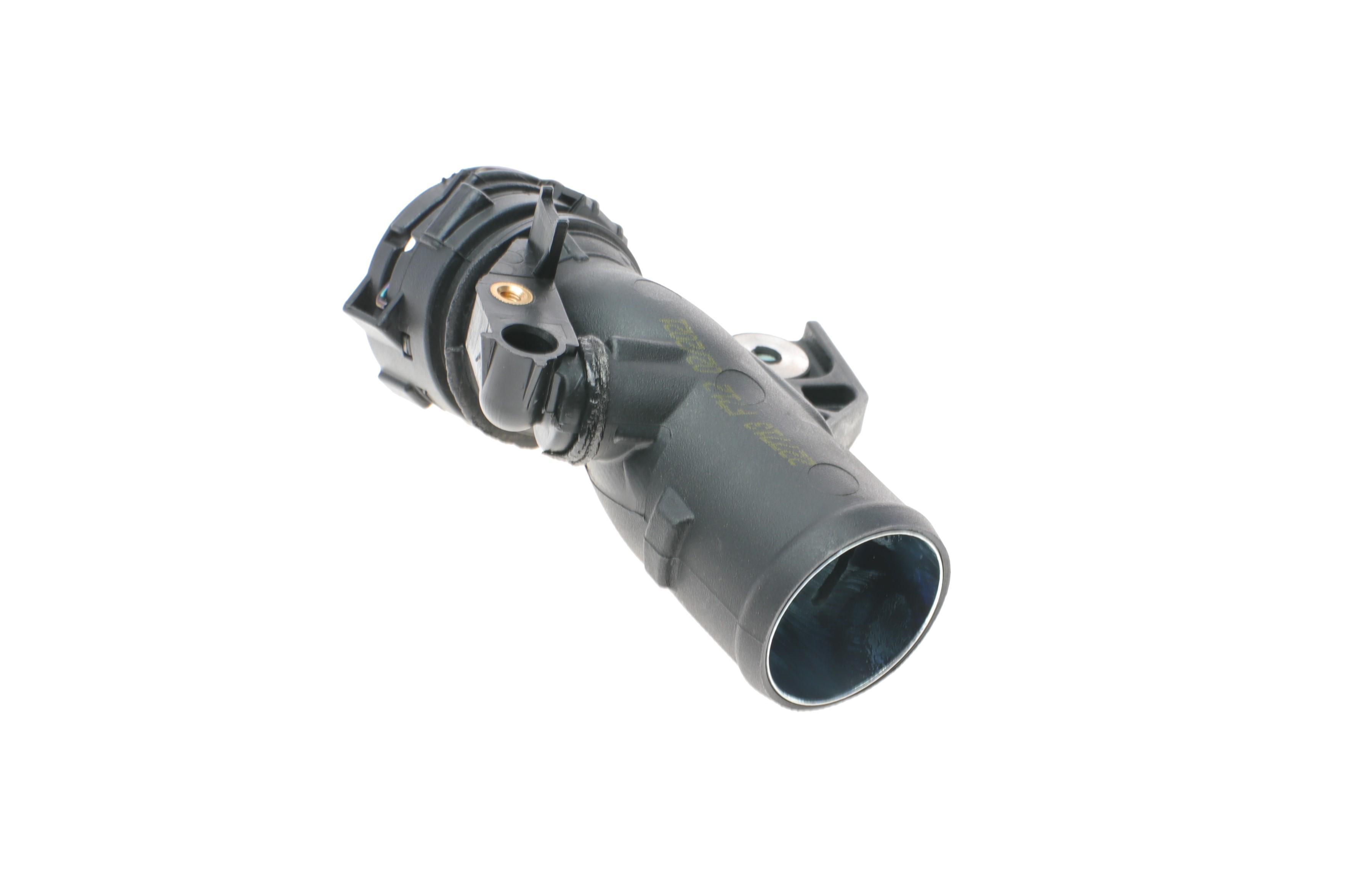 Фланець системи охолодження Nissan Qashqai 1.5 dCi 07-13 (к інтеркулеру)