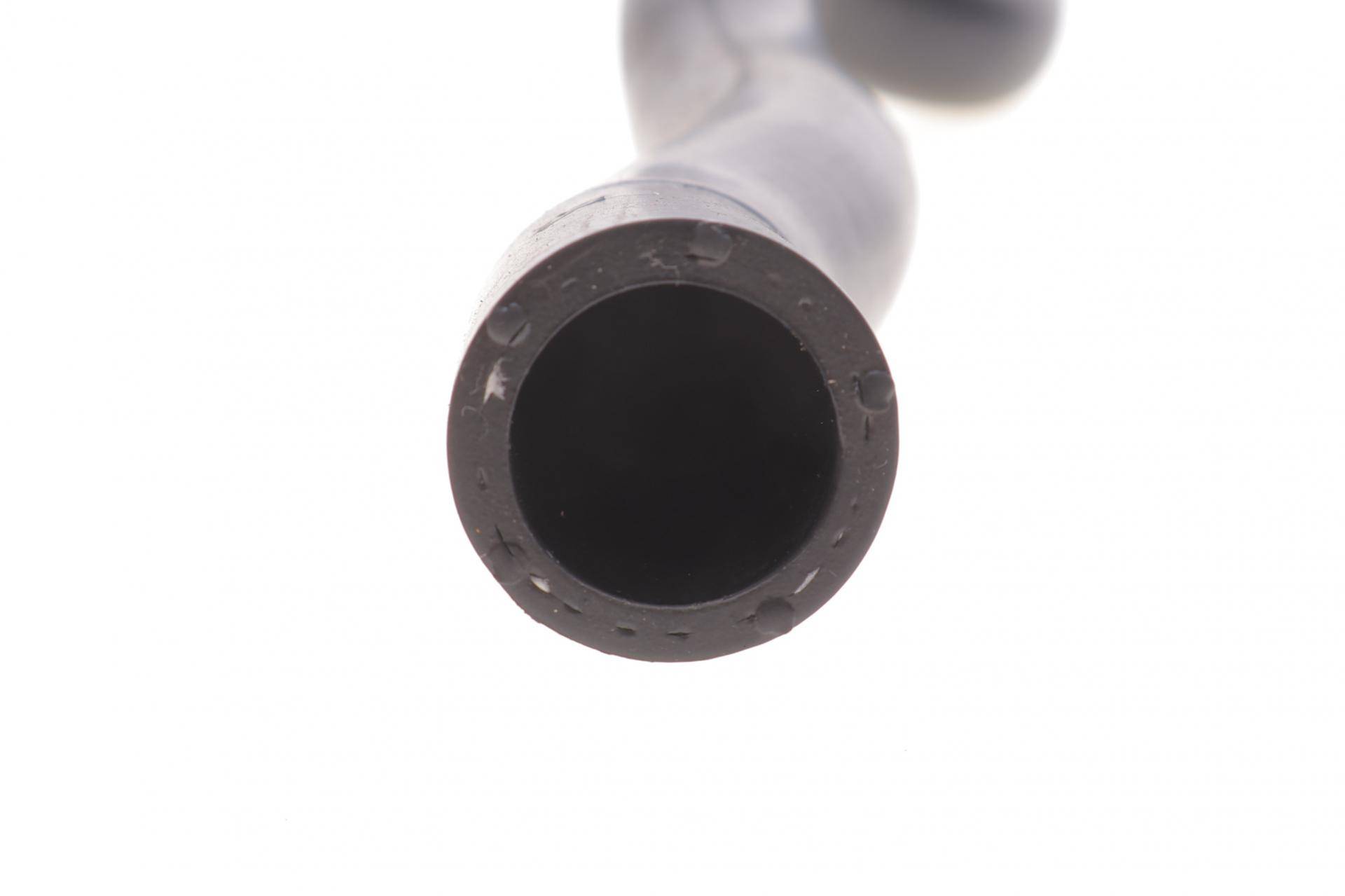 Патрубок системи охолодження Opel Astra H 1.6 04-10