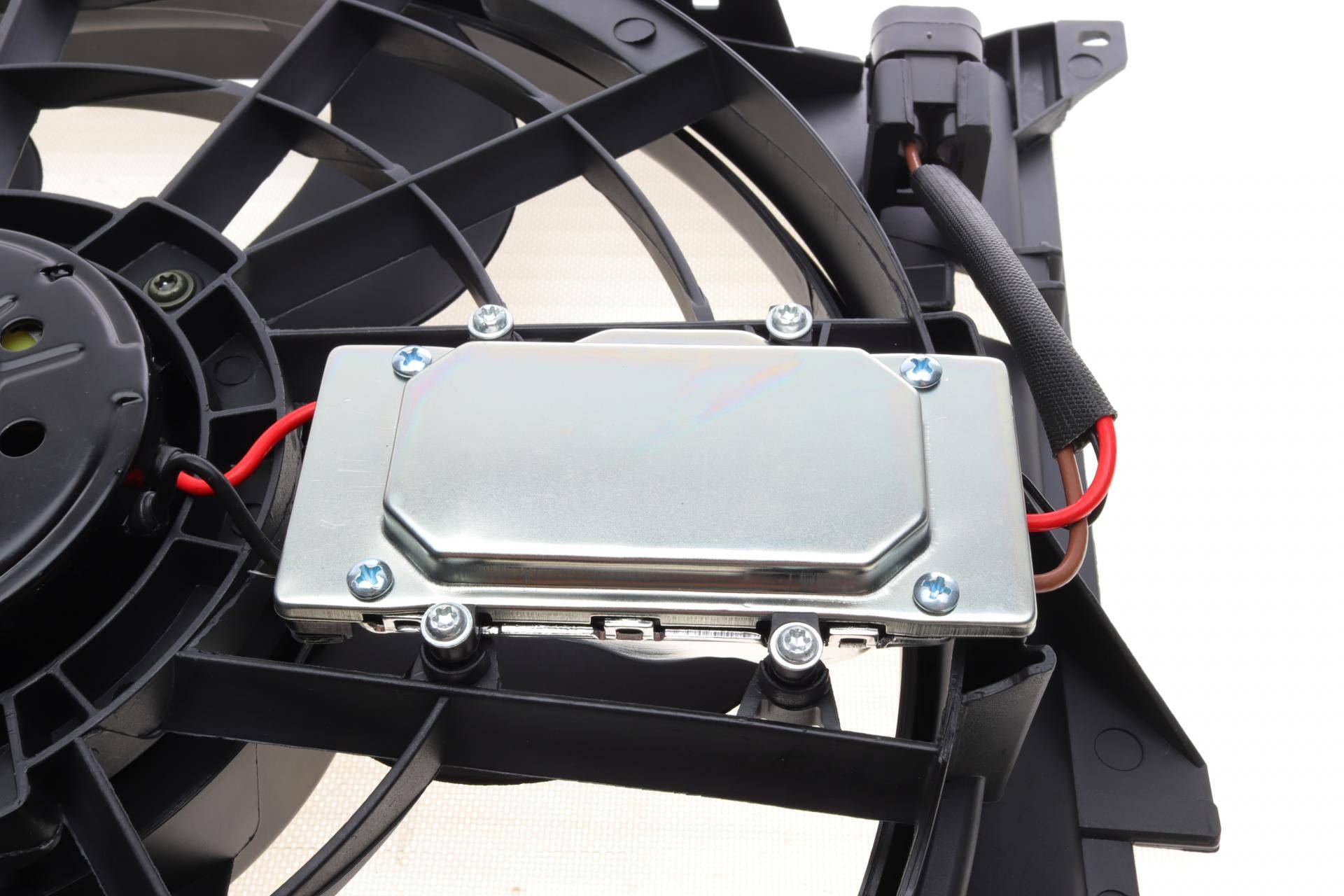 Вентилятор радіатора BMW 3 (E46) 1.6-3.0 98-06 (з дифузором)