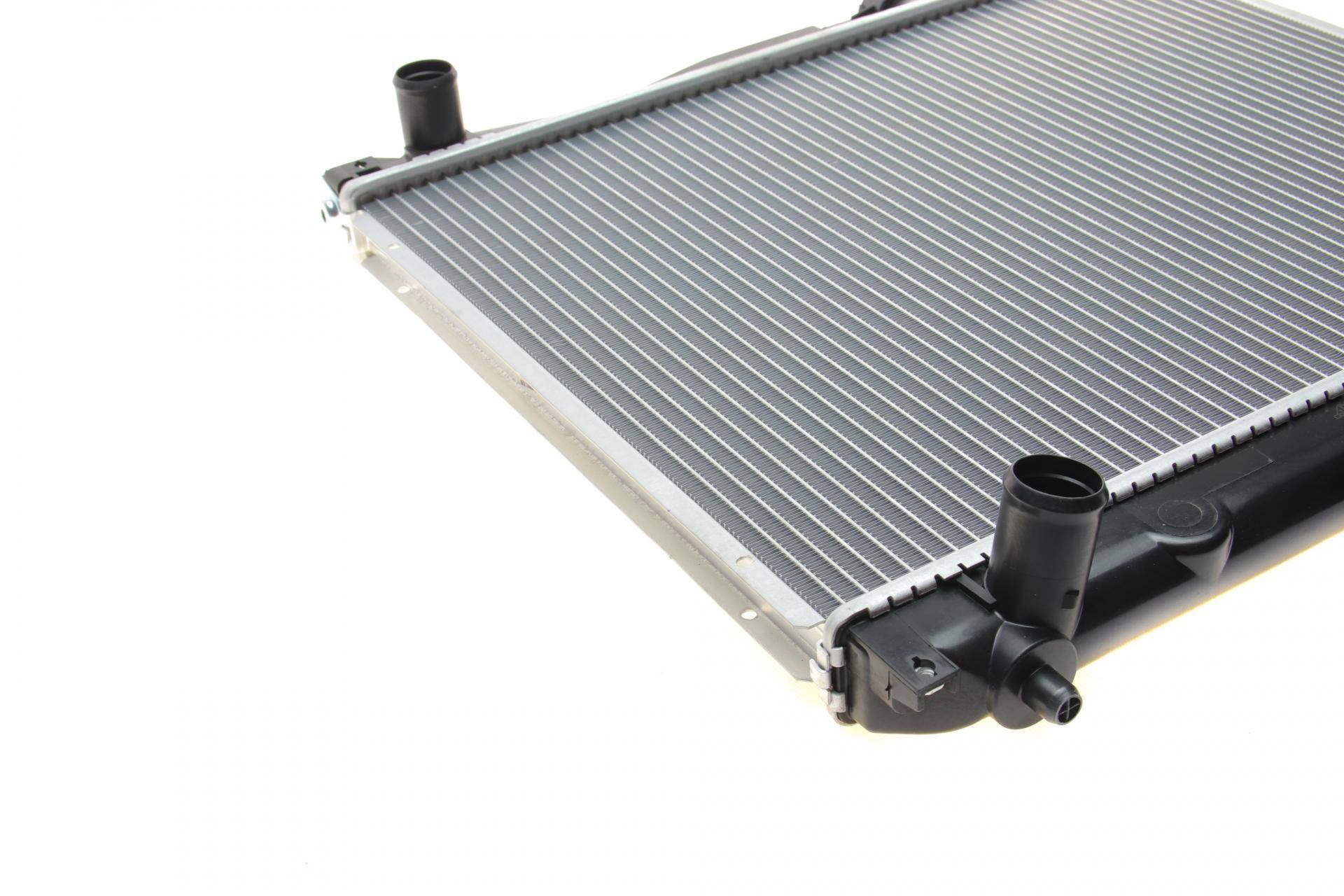 Радіатор охолодження Suzuki Grand Vitara/Vitara 2.0/2.5 94-03