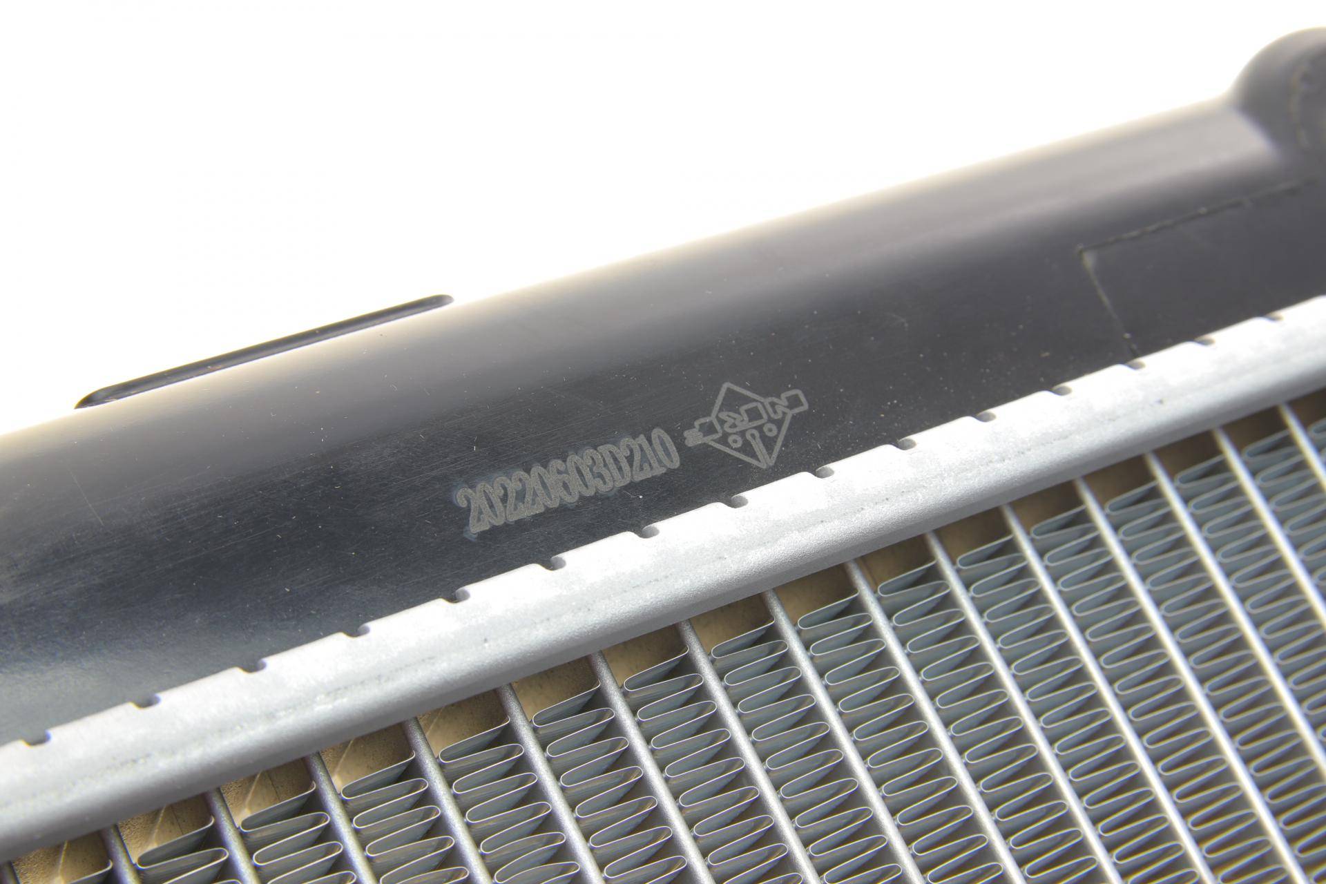 Радіатор охолодження Suzuki Grand Vitara/Vitara 2.0/2.5 94-03