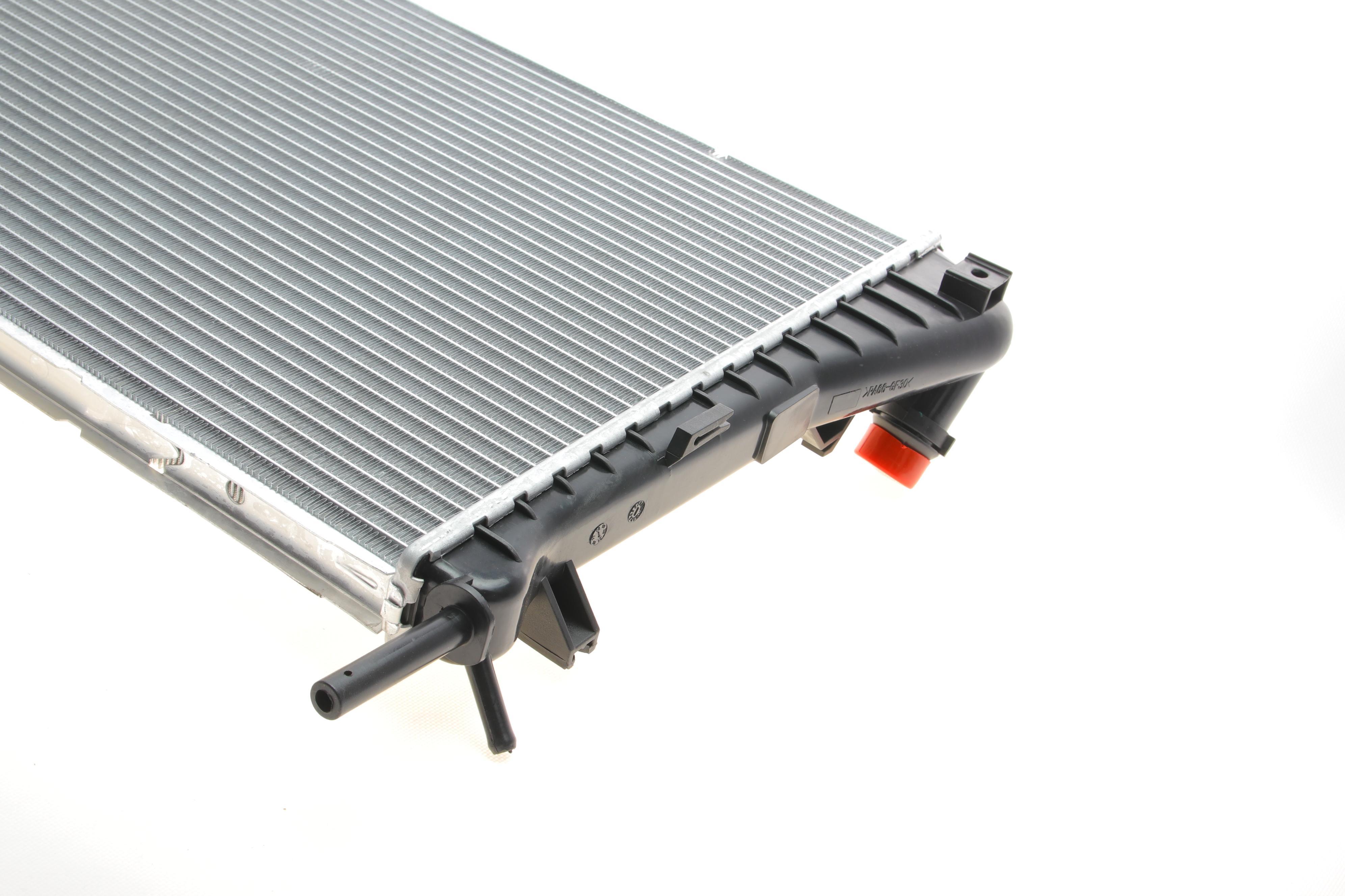 Радіатор охолодження Ford Mondeo 2.0-3.0 i/2.0-2.2 D 00-07