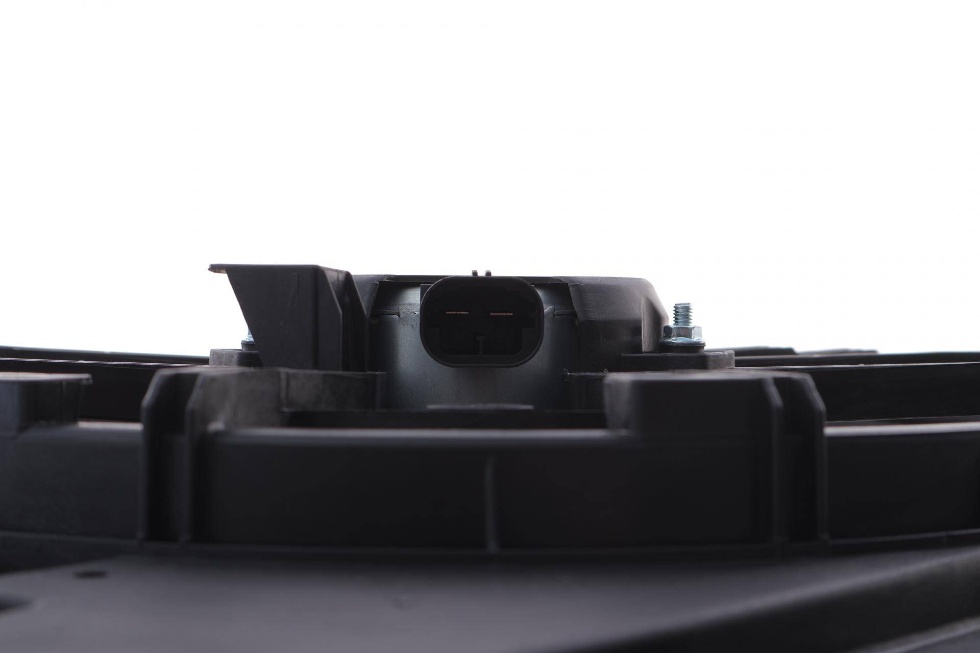 Вентилятор охолодження двигуна Dacia Dokker/Logan/Sandero 08-