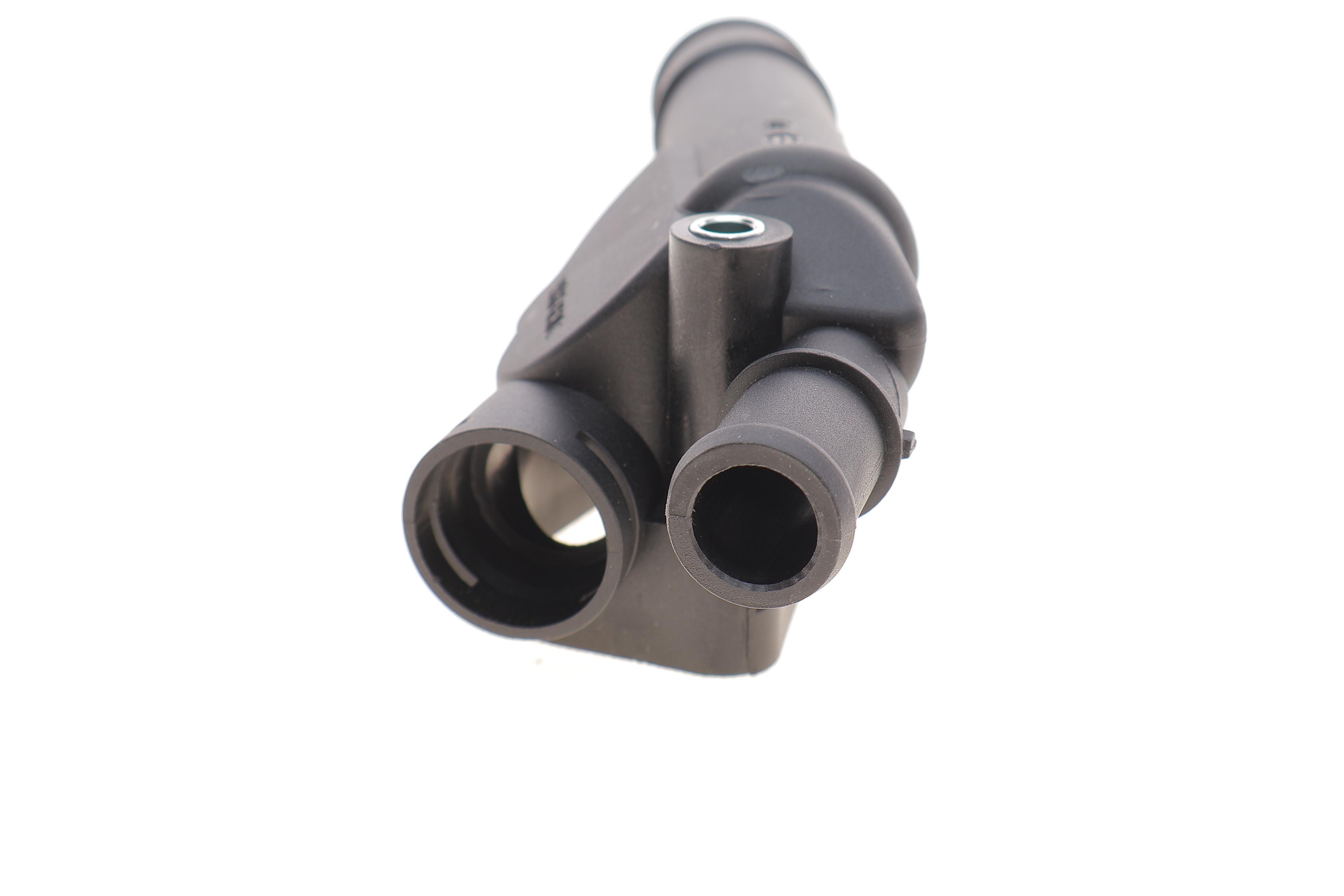 Фланець системи охолодження VW Caddy III 1.9TDI/2.0TDI 04-10