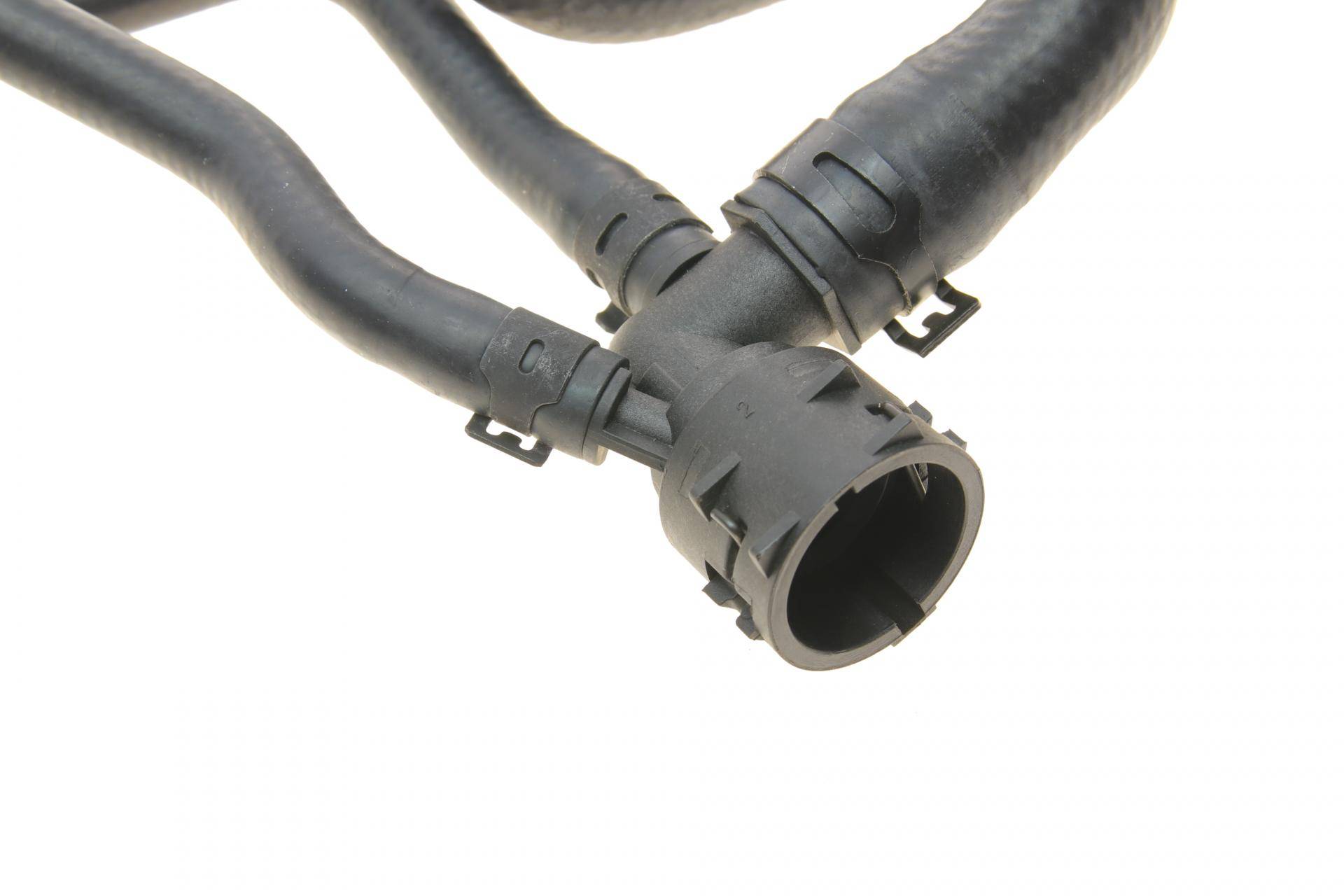 Патрубок системи охолодження VW Golf/Passat 1.4TSI 13- (OE VAG)