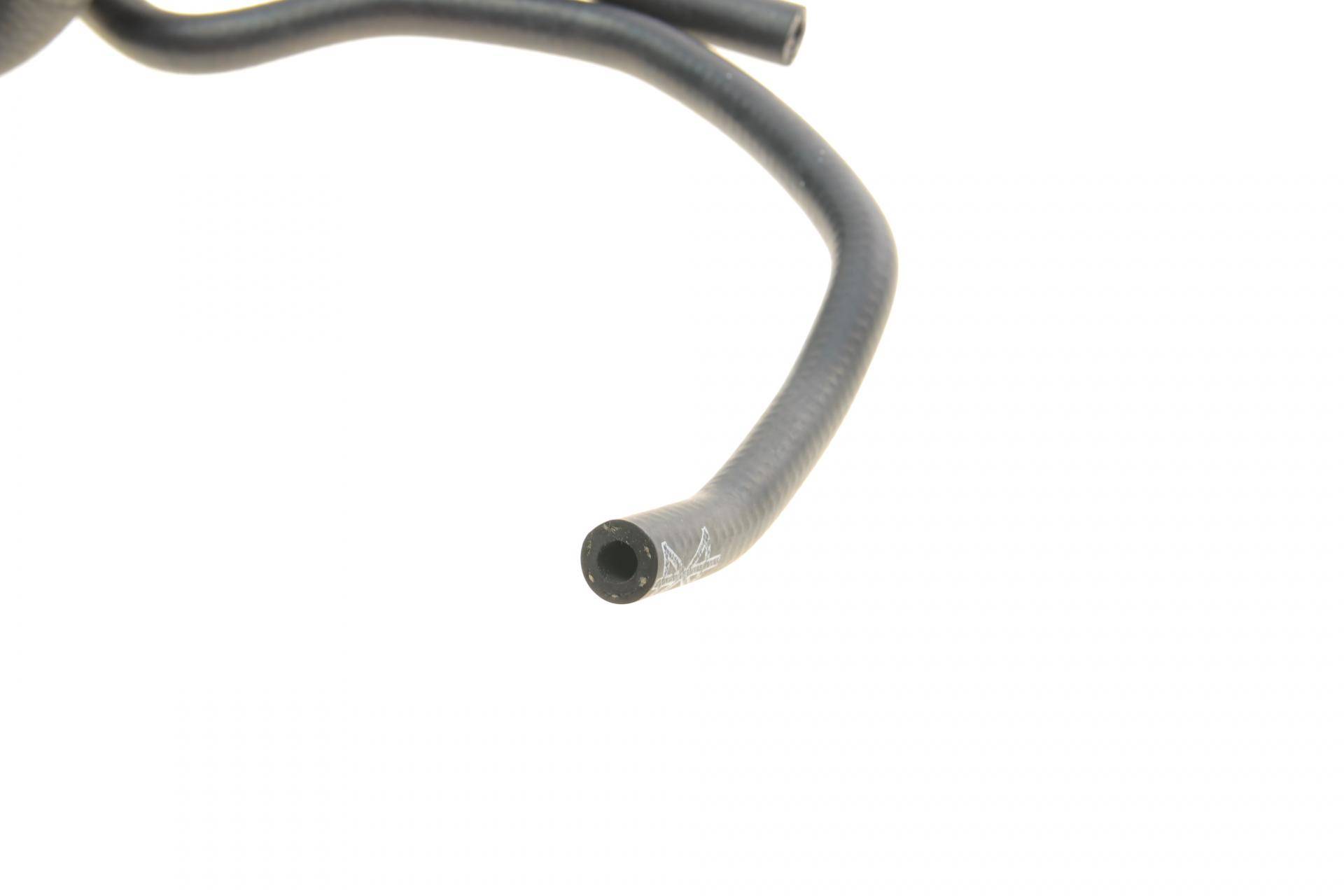 Патрубок системи охолодження VW Golf/Passat 1.4TSI 13- (OE VAG)