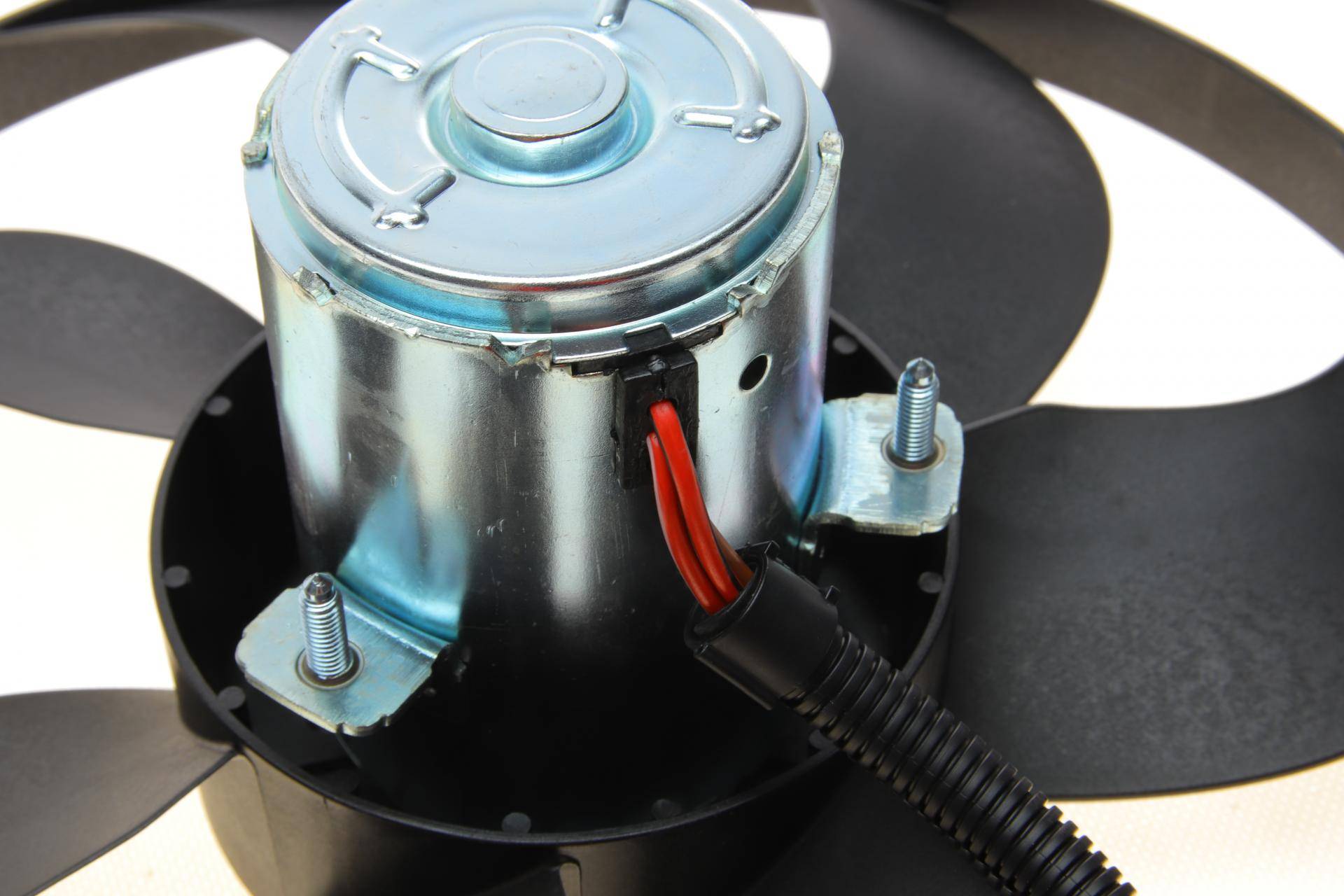 Вентилятор охолодження двигуна Audi A3/TT/Skoda Fabia/Octavia/VW Bora/Golf/Polo 1.0-2.3 94-