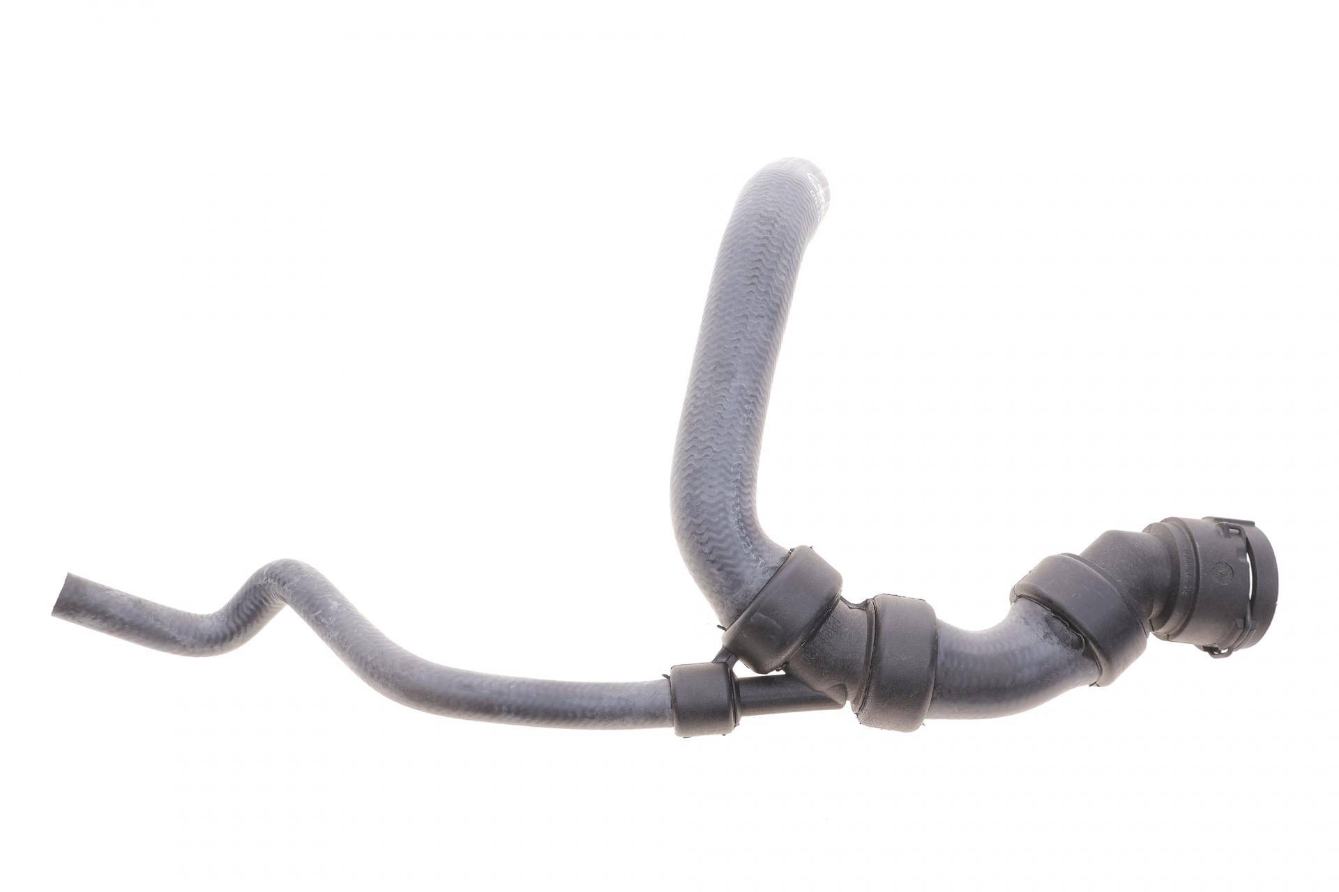 Патрубок радіатора (верхній) Audi A4/Skoda Superb/VW Passat 2.4/2.8 96-08