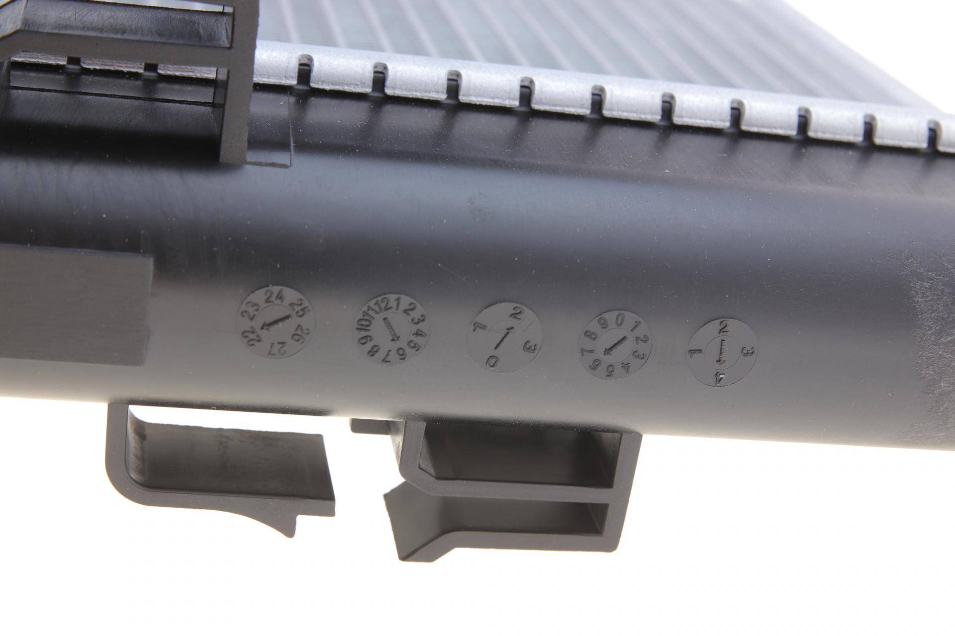 Радіатор охолодження Citroen C4/Peugeot 4008/Mitsubishi Lancer VIII 1.6-2.0 08-