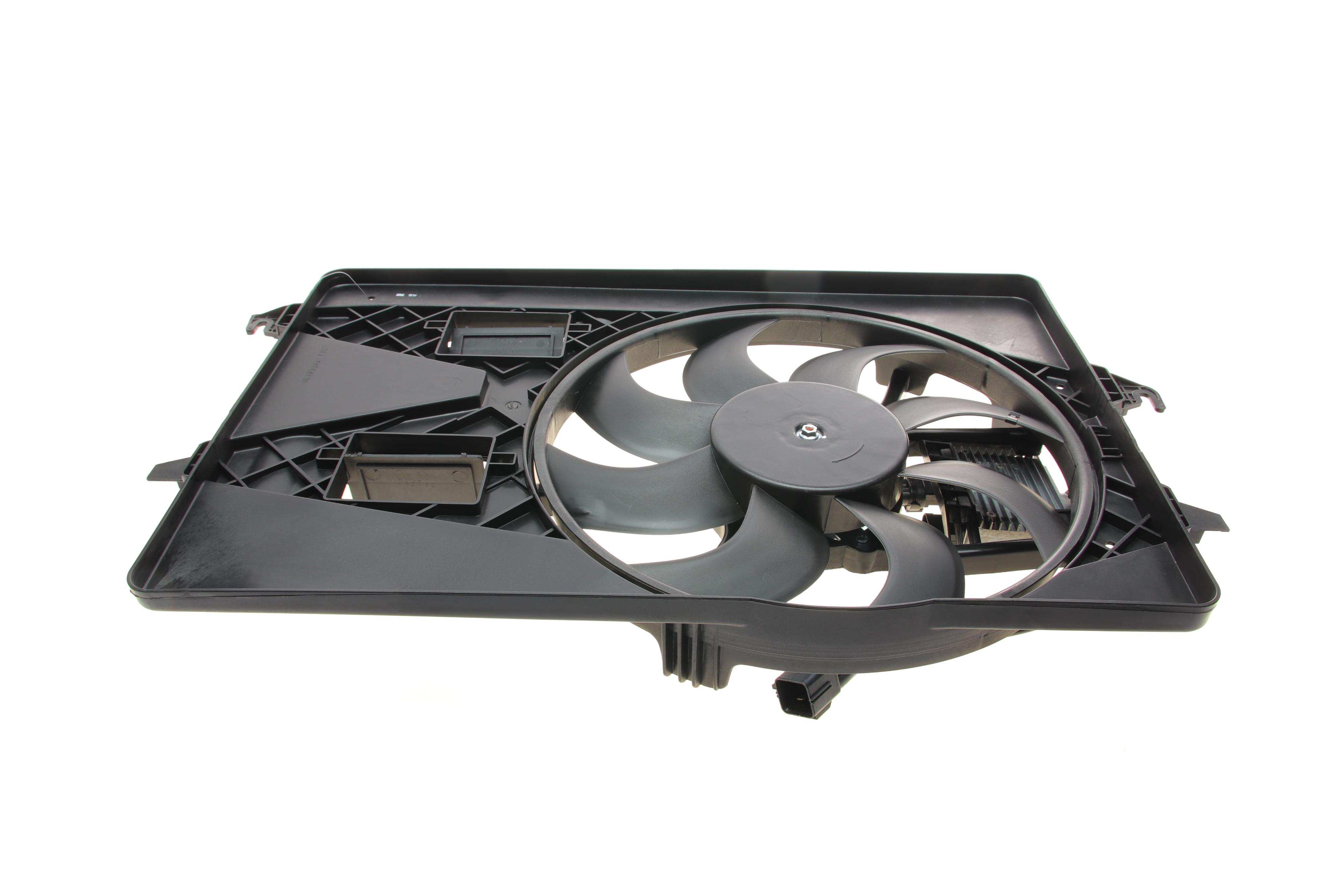 Вентилятор радіатора Ford Mondeo III 2.0-3.0 00-07 (з дифузором)