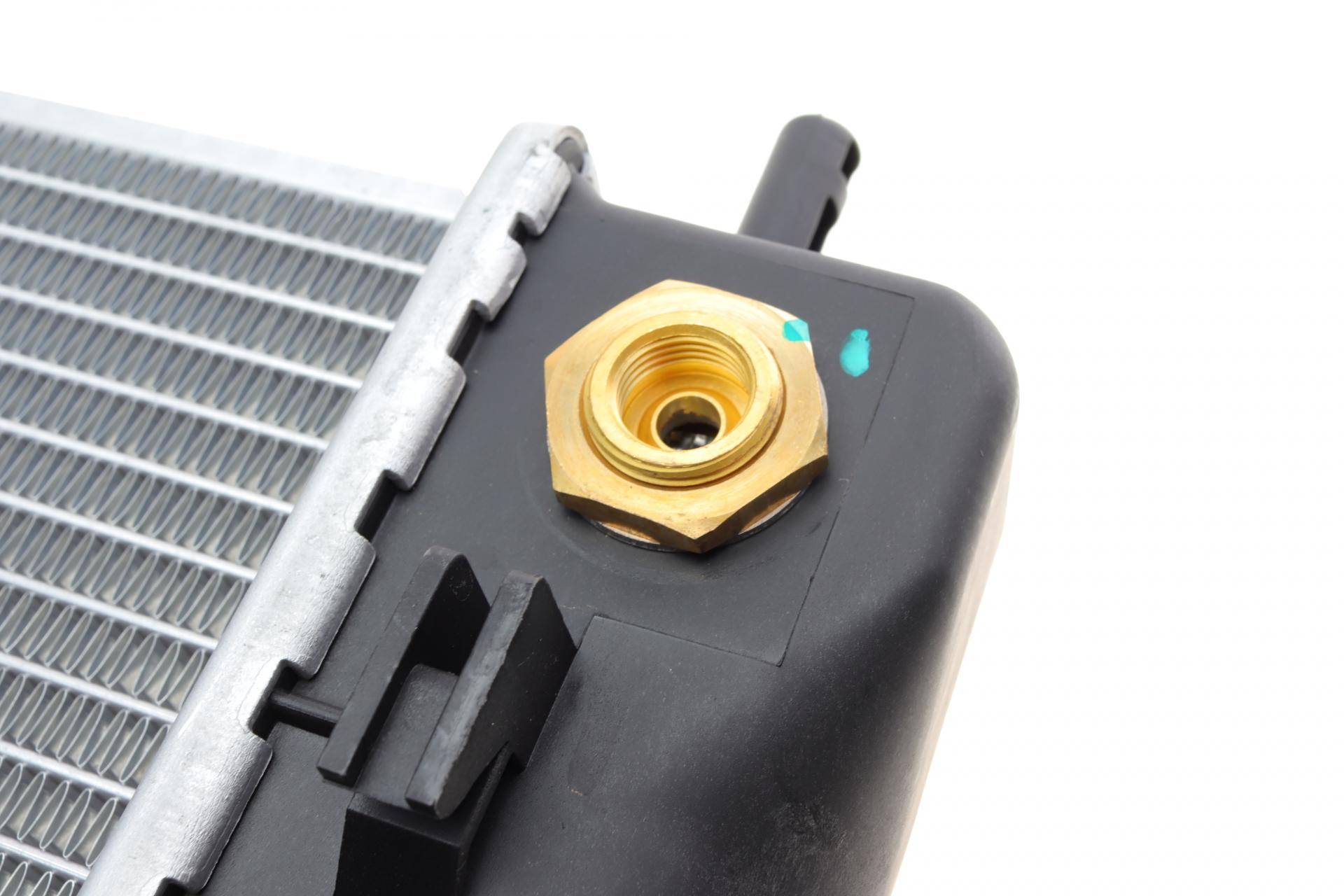 Радіатор охолодження Ford Mondeo 1.6/1.8/2.0 93-00