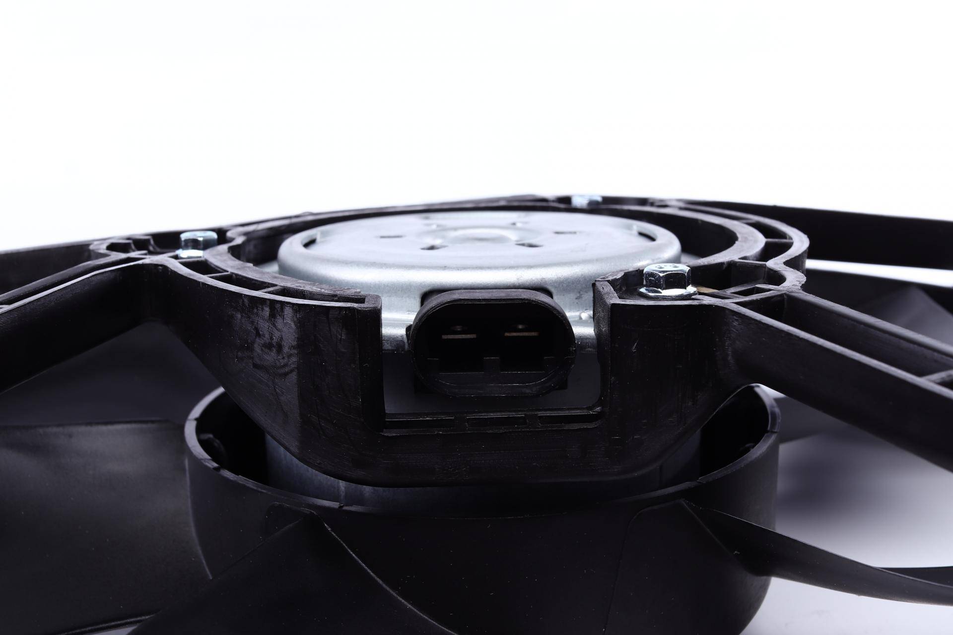 Вентилятор радіатора Renault Clio/Laguna 00- (з дифузором)